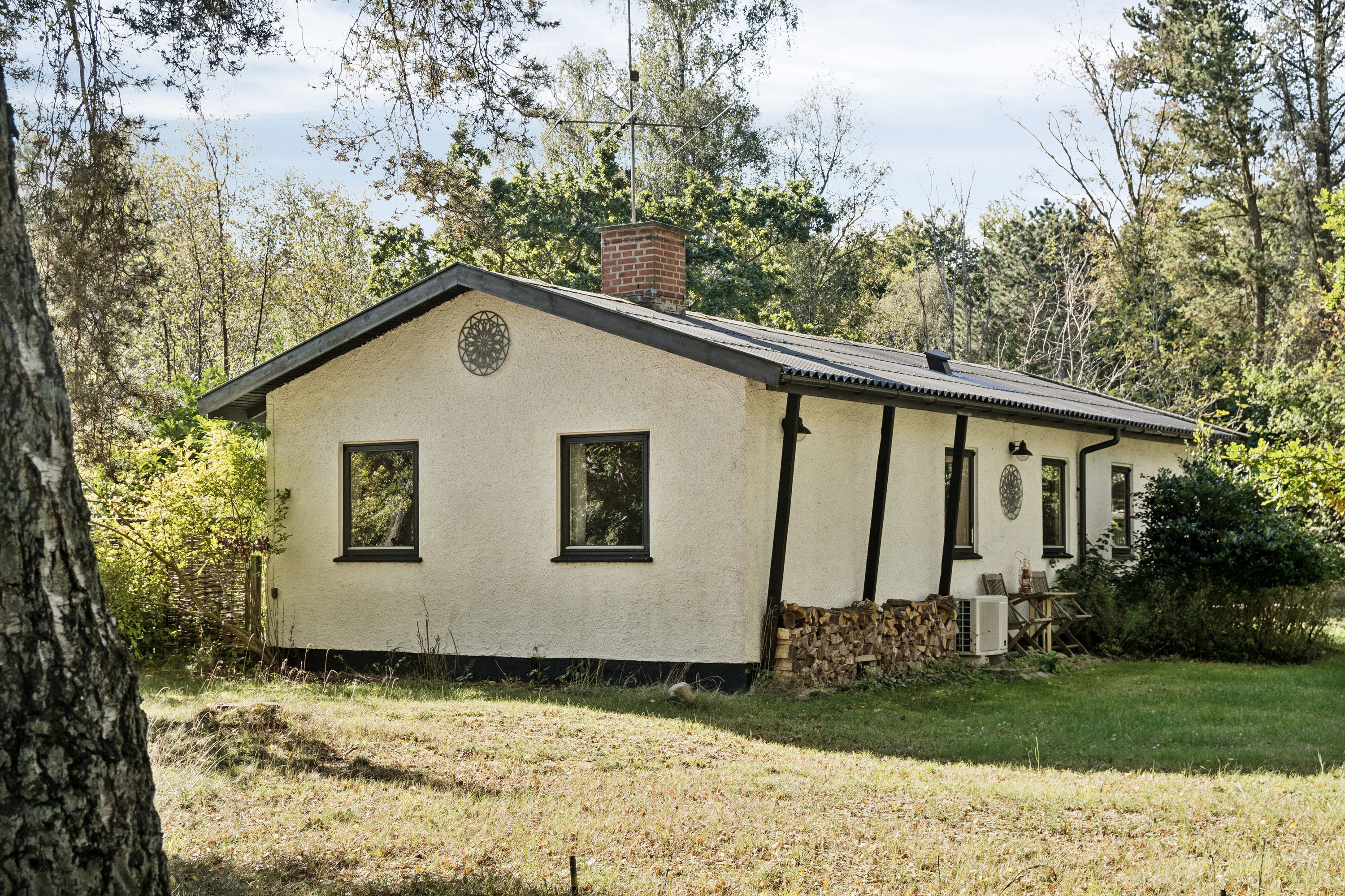 Fremhævet set fra haven billede i fuldskærmstilstand. Billede af Løvevej 3, 4581 Rørvig