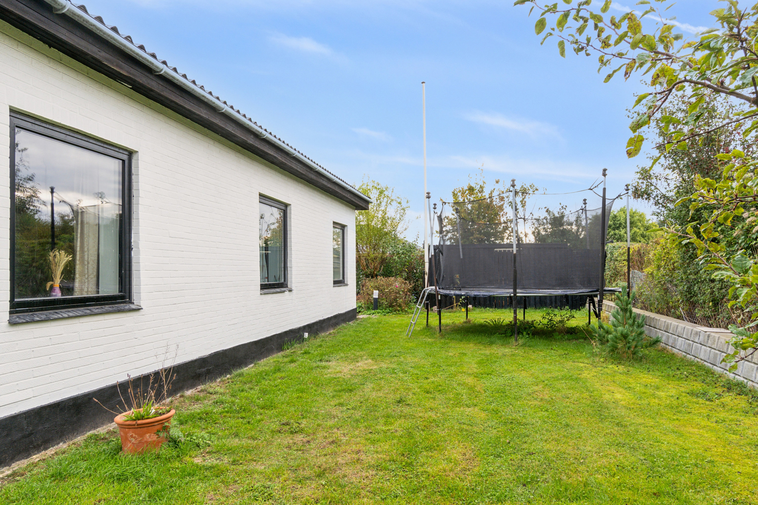 Fremhævet set fra haven billede i fuldskærmstilstand. Billede af Vojensvej 54, 2610 Rødovre