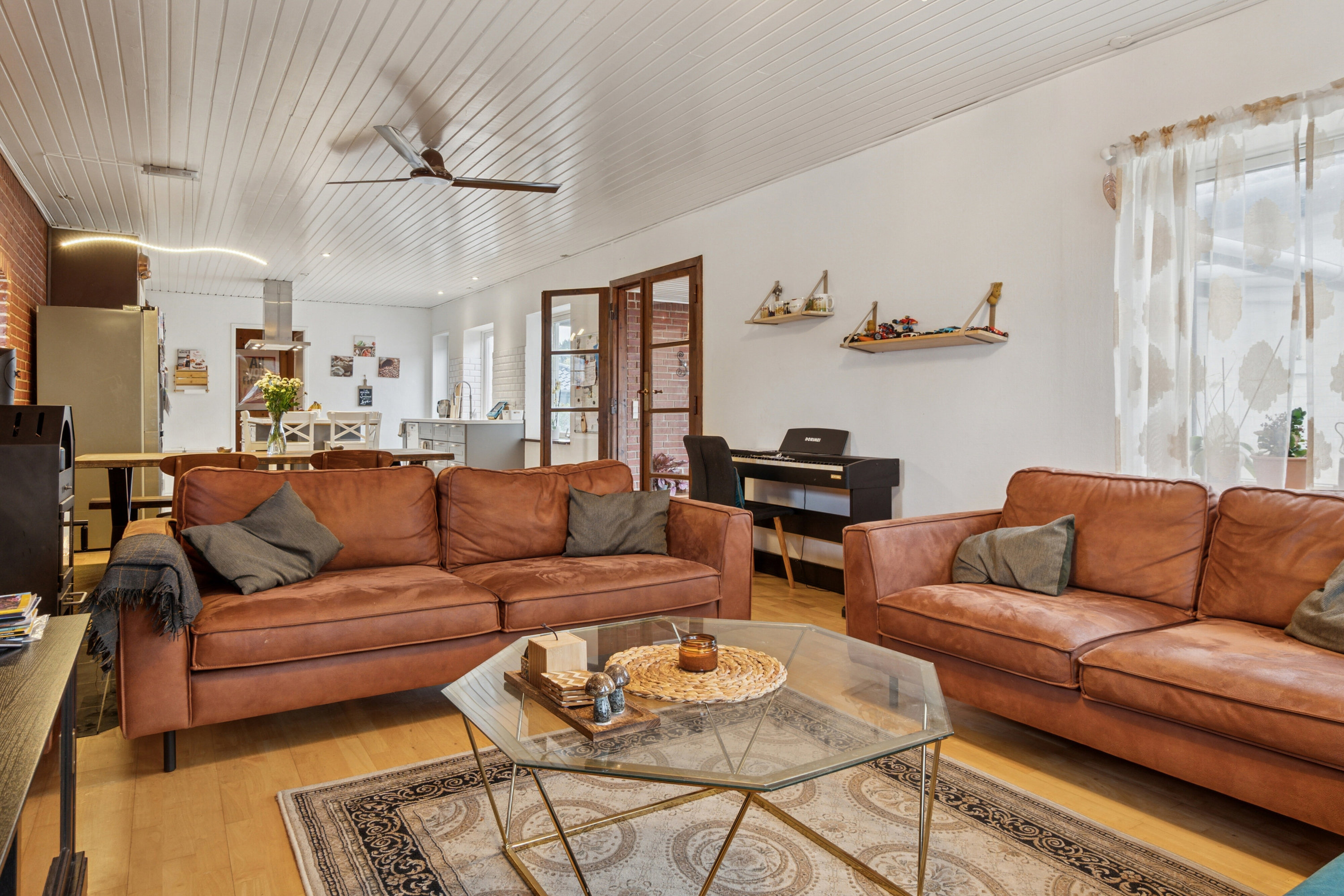 Fremhævet stue billede i fuldskærmstilstand. Billede af Vojensvej 54, 2610 Rødovre