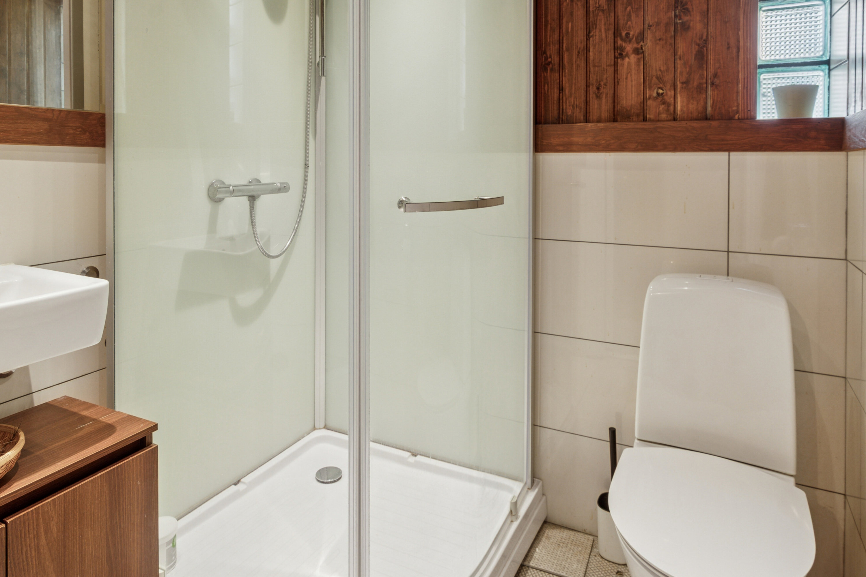 Fremhævet badeværelse billede i fuldskærmstilstand. Billede af Vojensvej 54, 2610 Rødovre