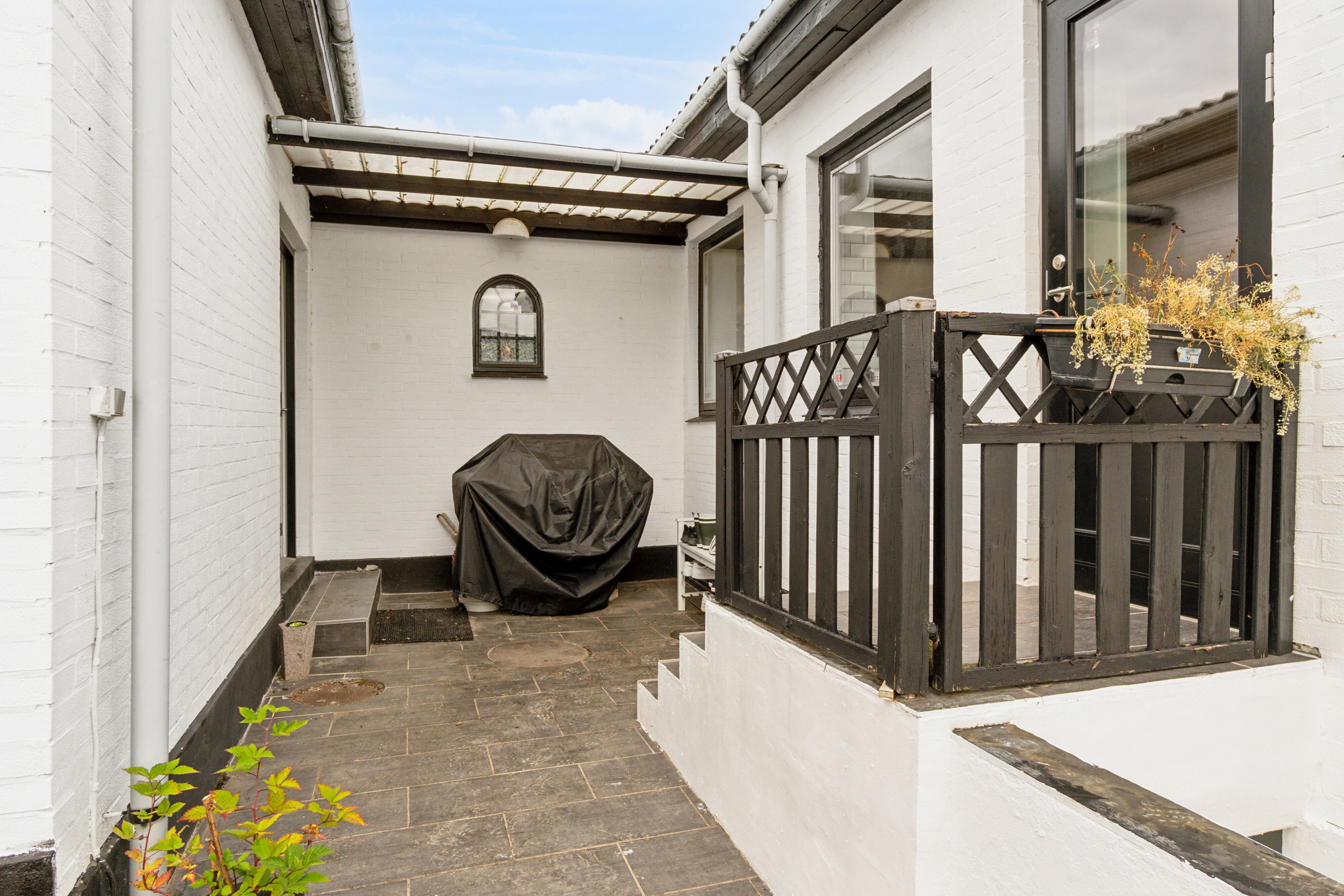 Fremhævet udendørs billede i fuldskærmstilstand. Billede af Vojensvej 54, 2610 Rødovre