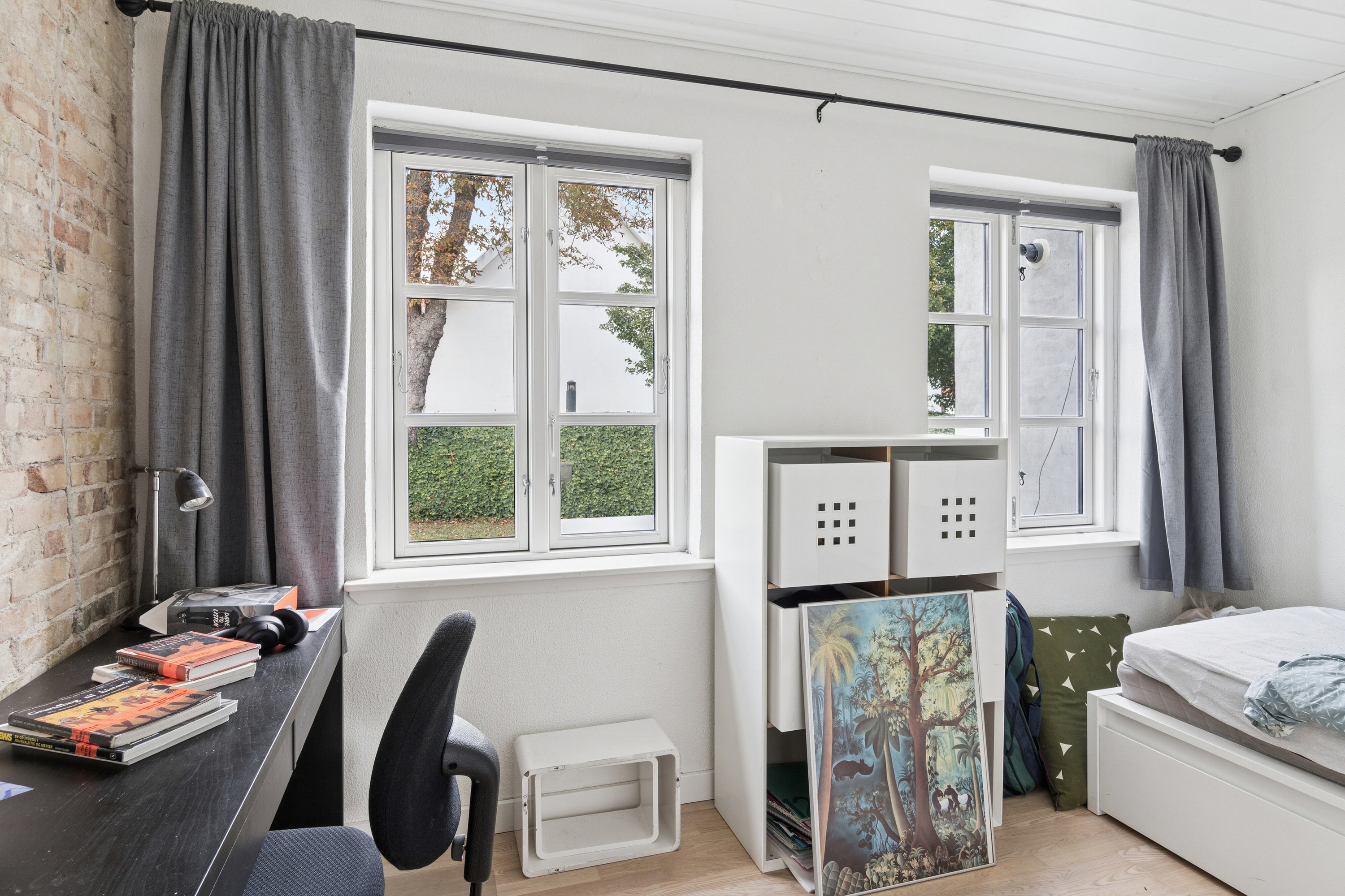 Fremhævet arbejdsværelse billede i fuldskærmstilstand. Billede af Tåstrup Byvej 1, 4300 Holbæk