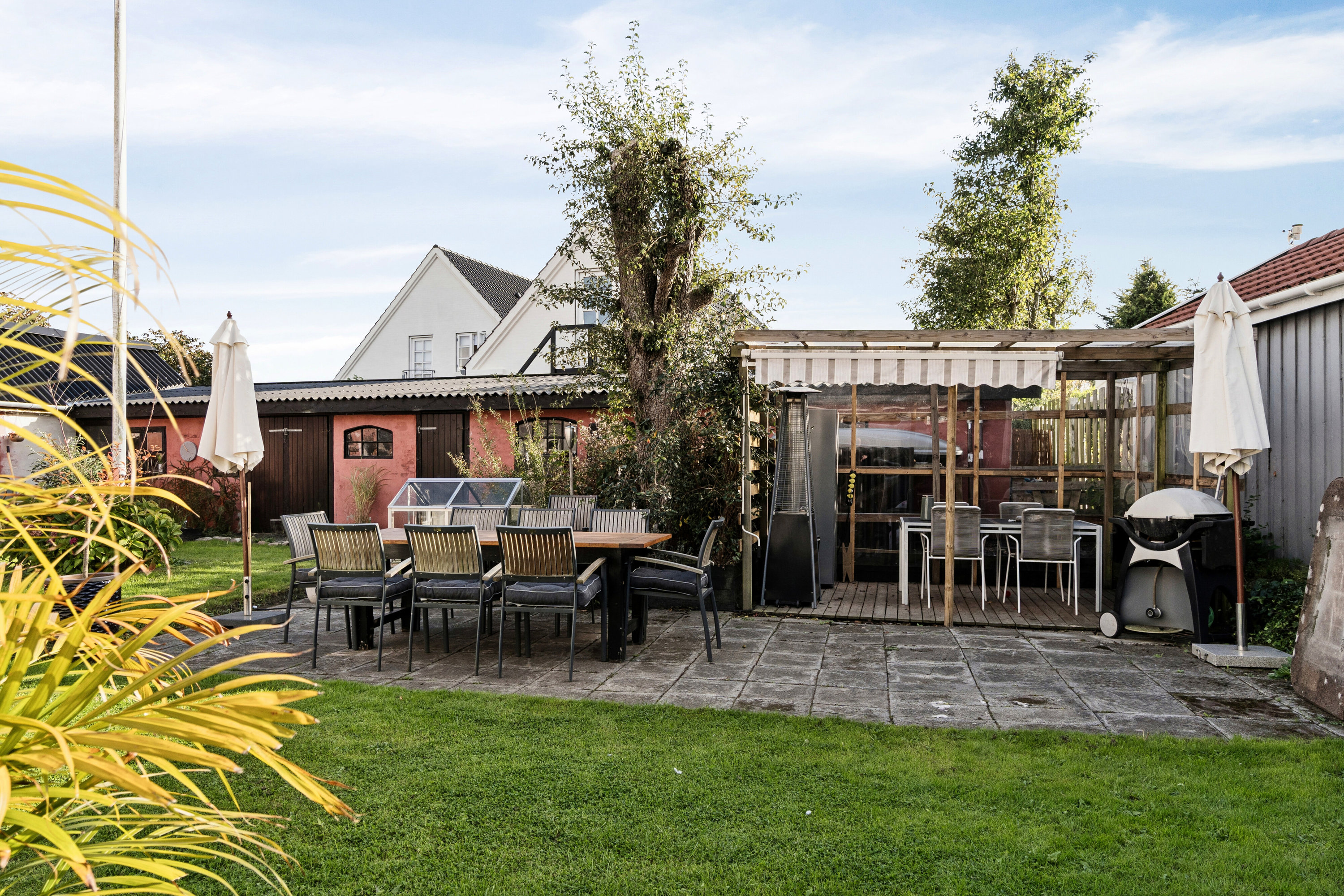 Fremhævet set fra haven billede i fuldskærmstilstand. Billede af Tåstrup Byvej 1, 4300 Holbæk