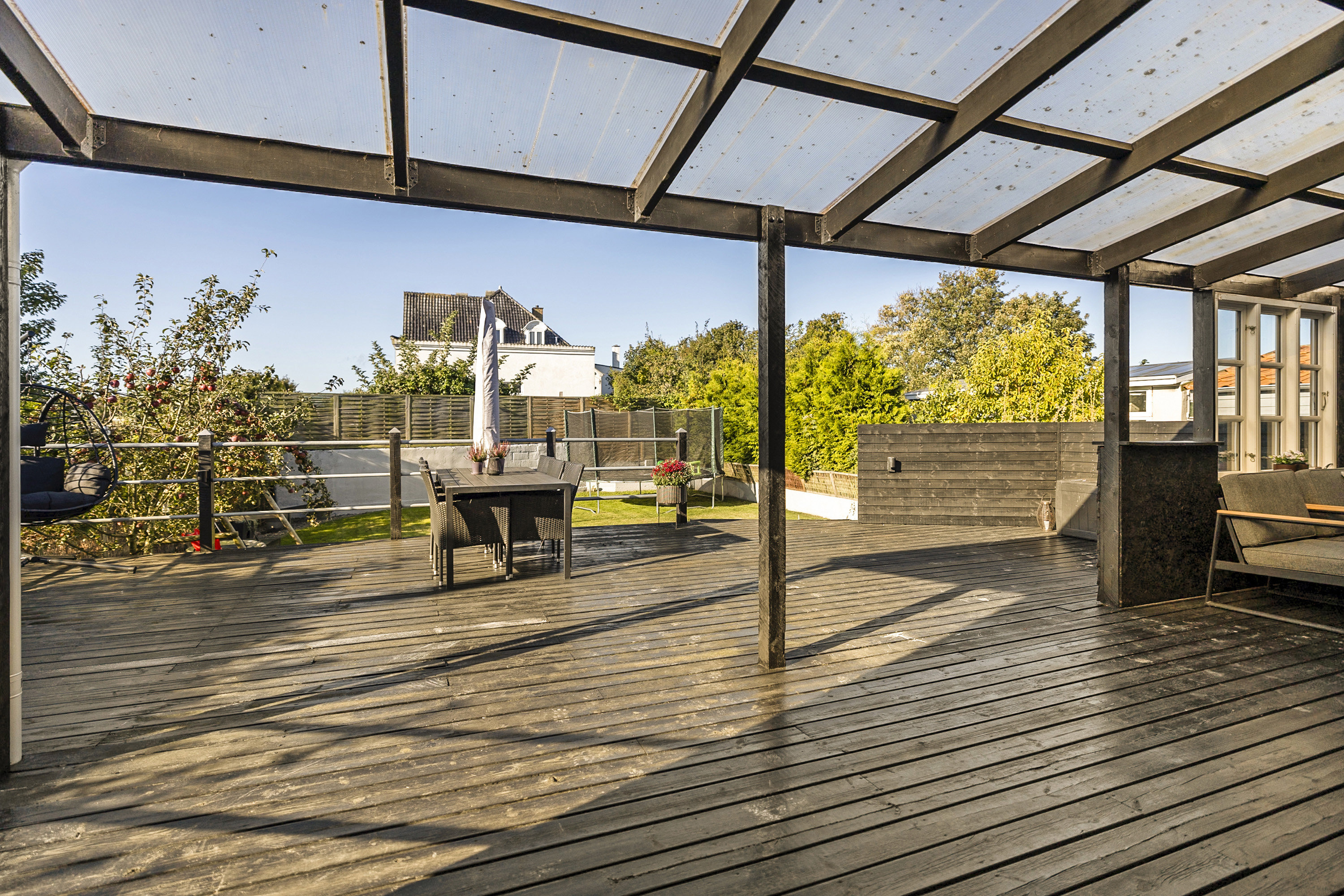 Fremhævet terrasse billede i fuldskærmstilstand. Billede af Lærkevej 23, 4220 Korsør