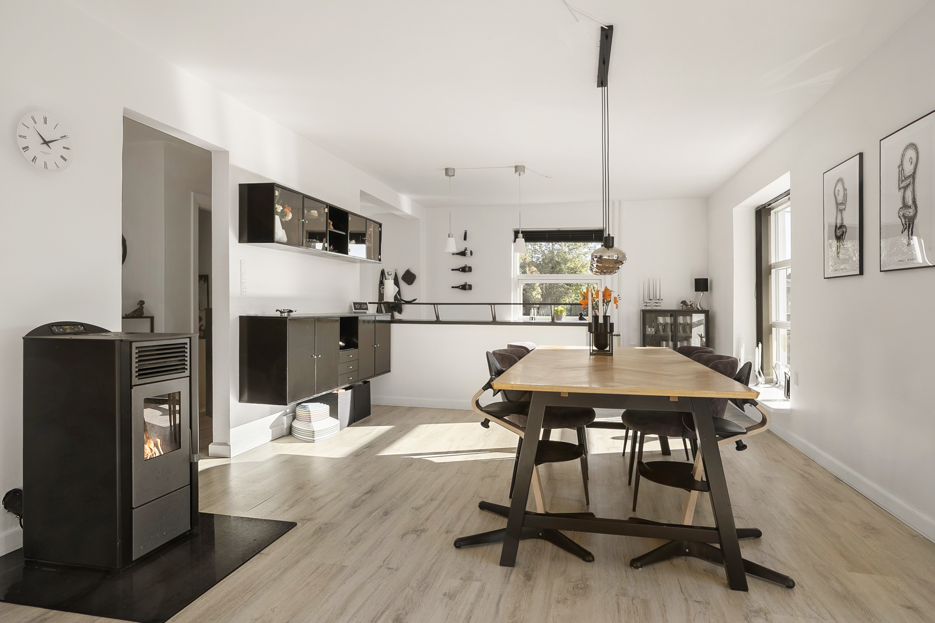 Fremhævet stue billede i fuldskærmstilstand. Billede af Lærkevej 23, 4220 Korsør