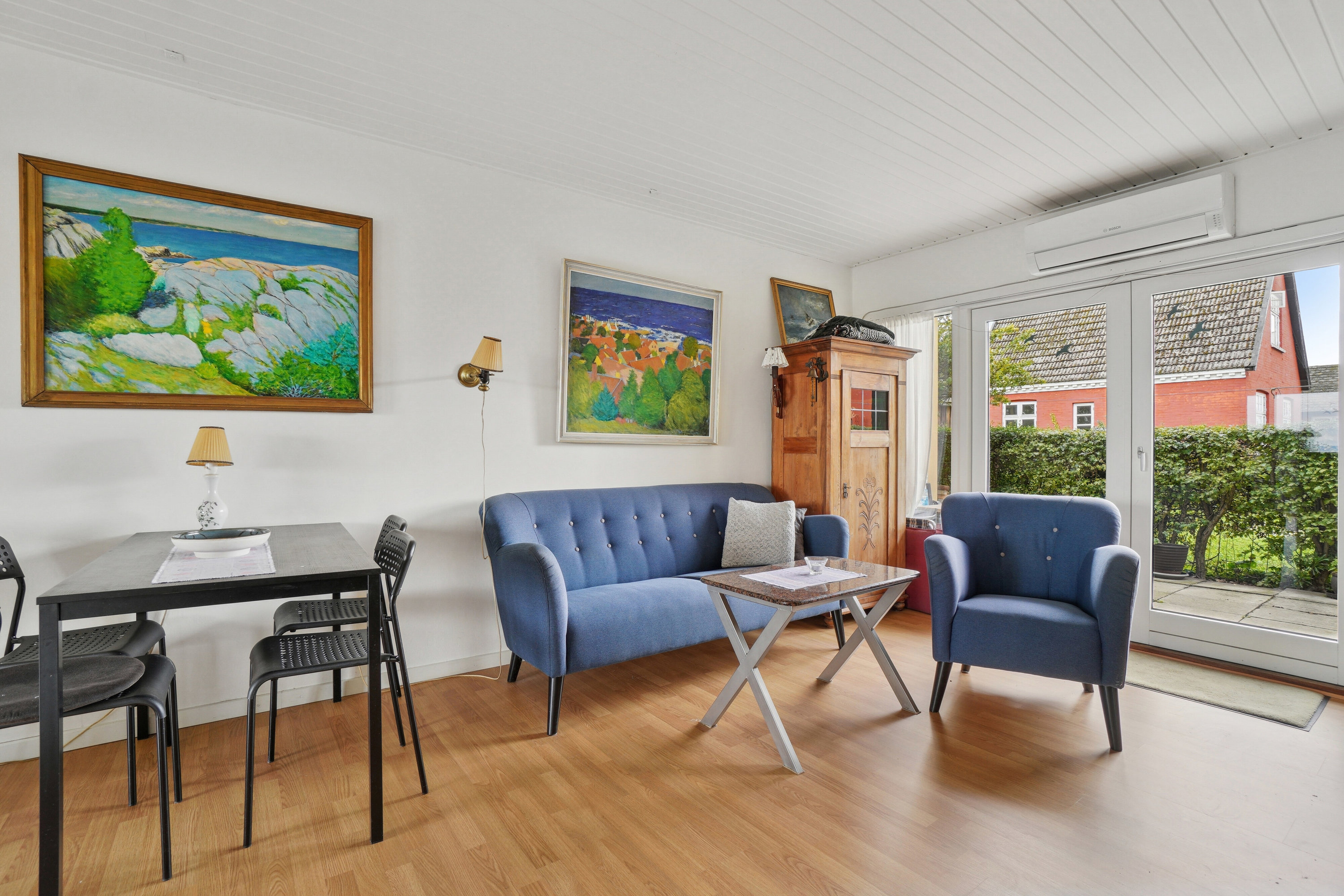 Fremhævet stue billede i fuldskærmstilstand. Billede af Løkkegade 34, Gudhjem, 3760 Gudhjem