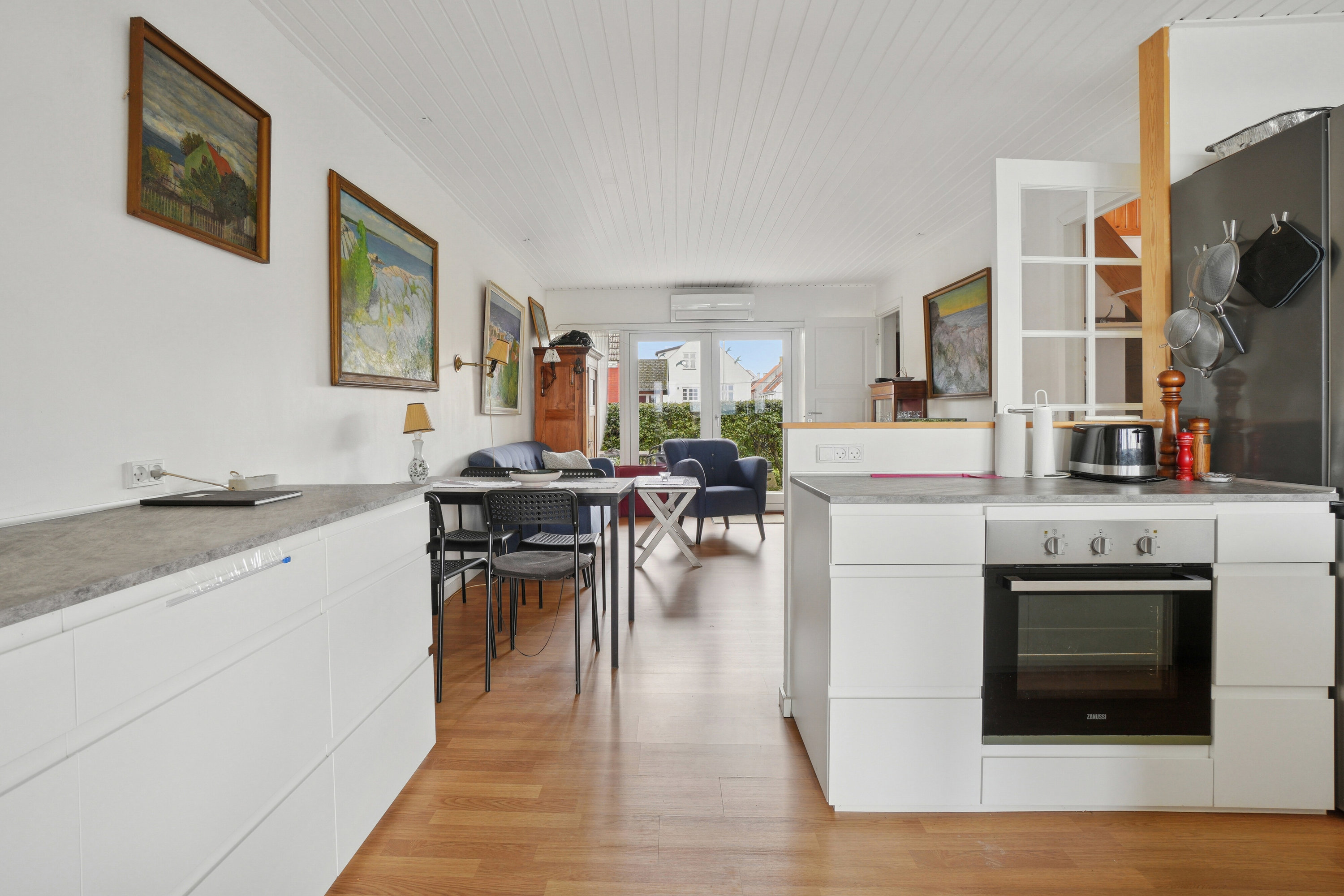 Fremhævet køkken billede i fuldskærmstilstand. Billede af Løkkegade 34, Gudhjem, 3760 Gudhjem