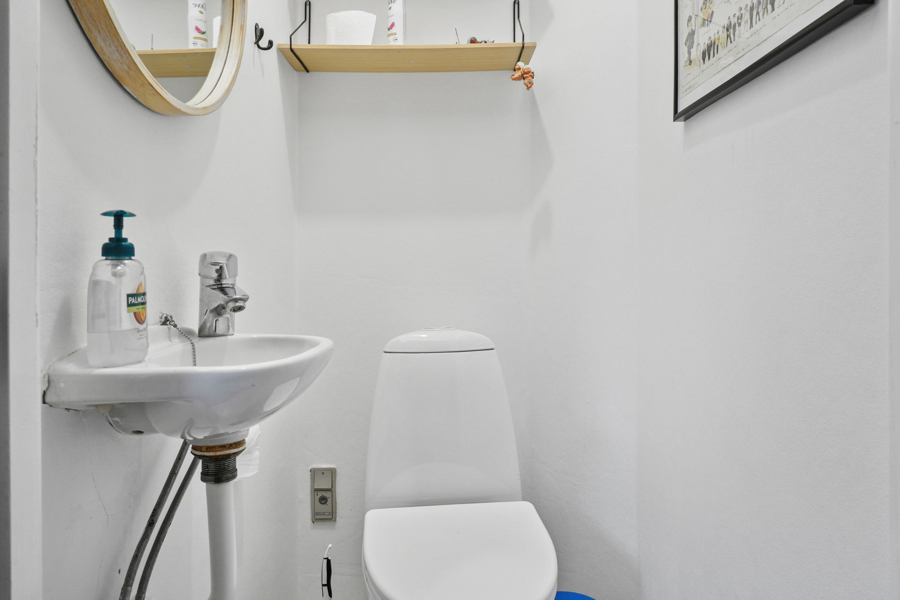 Fremhævet badeværelse billede i fuldskærmstilstand. Billede af Løkkegade 34, Gudhjem, 3760 Gudhjem