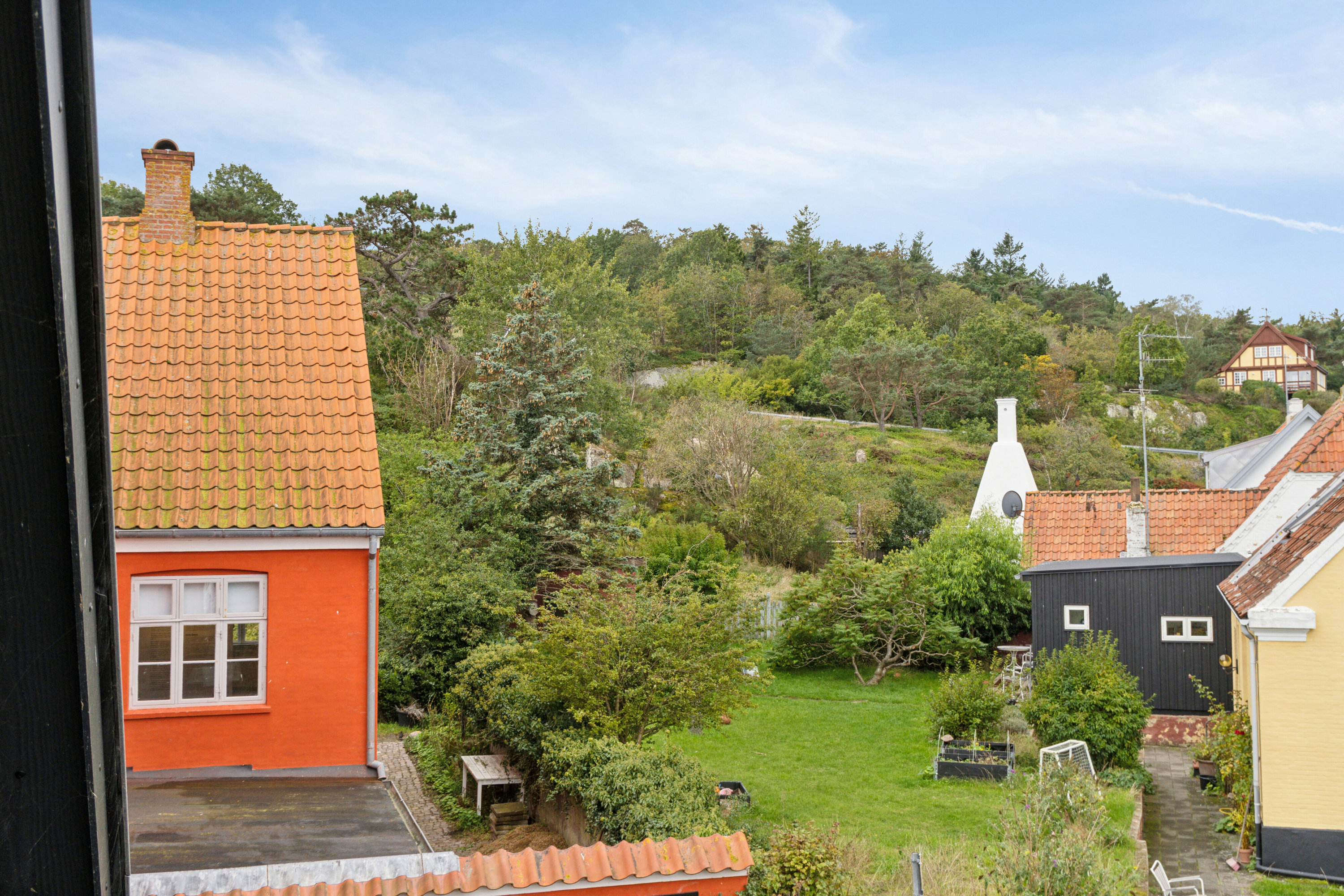 Fremhævet have billede i fuldskærmstilstand. Billede af Løkkegade 34, Gudhjem, 3760 Gudhjem