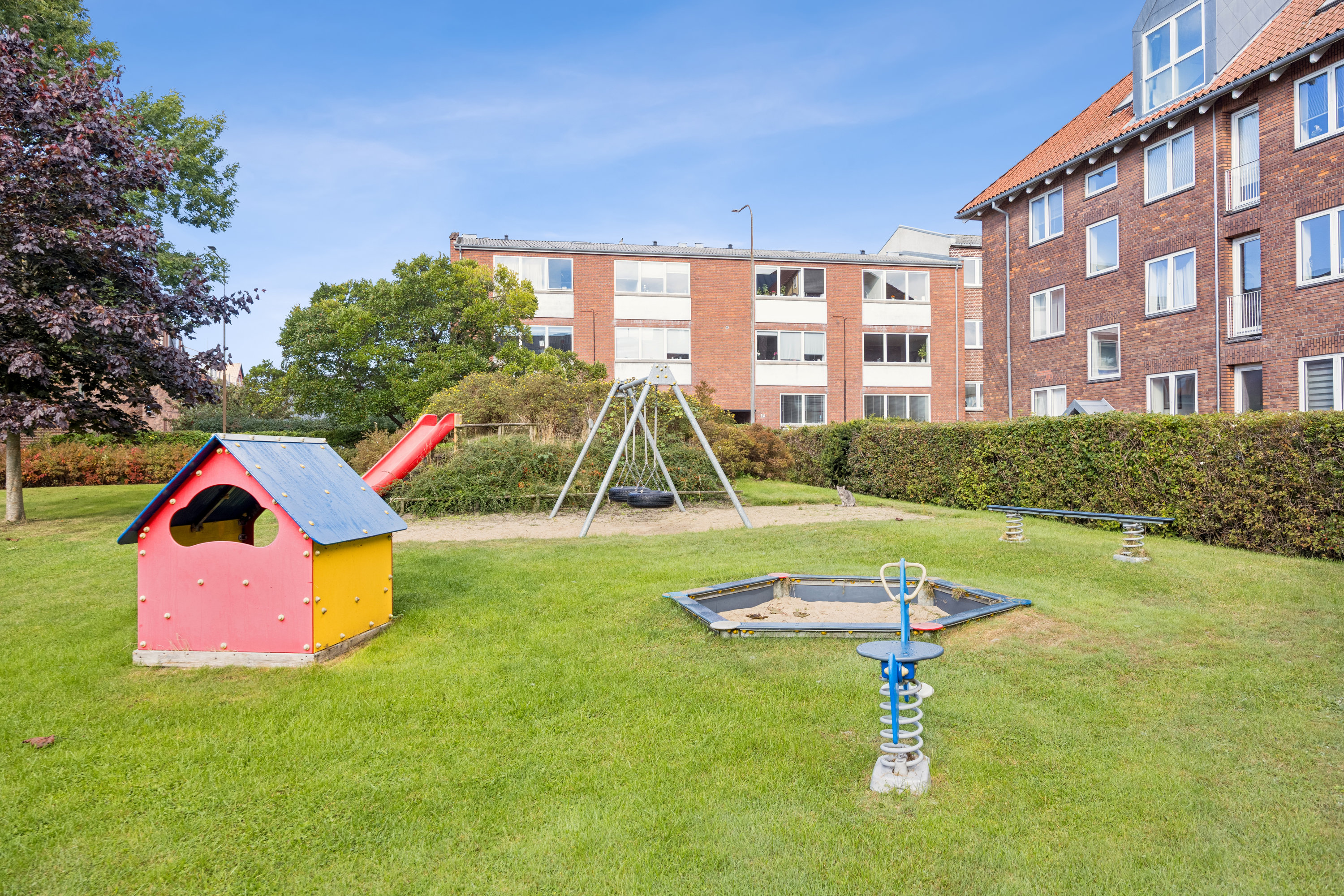 Fremhævet have billede i fuldskærmstilstand. Billede af Dronningensgade 13, 2. th., 9400 Nørresundby