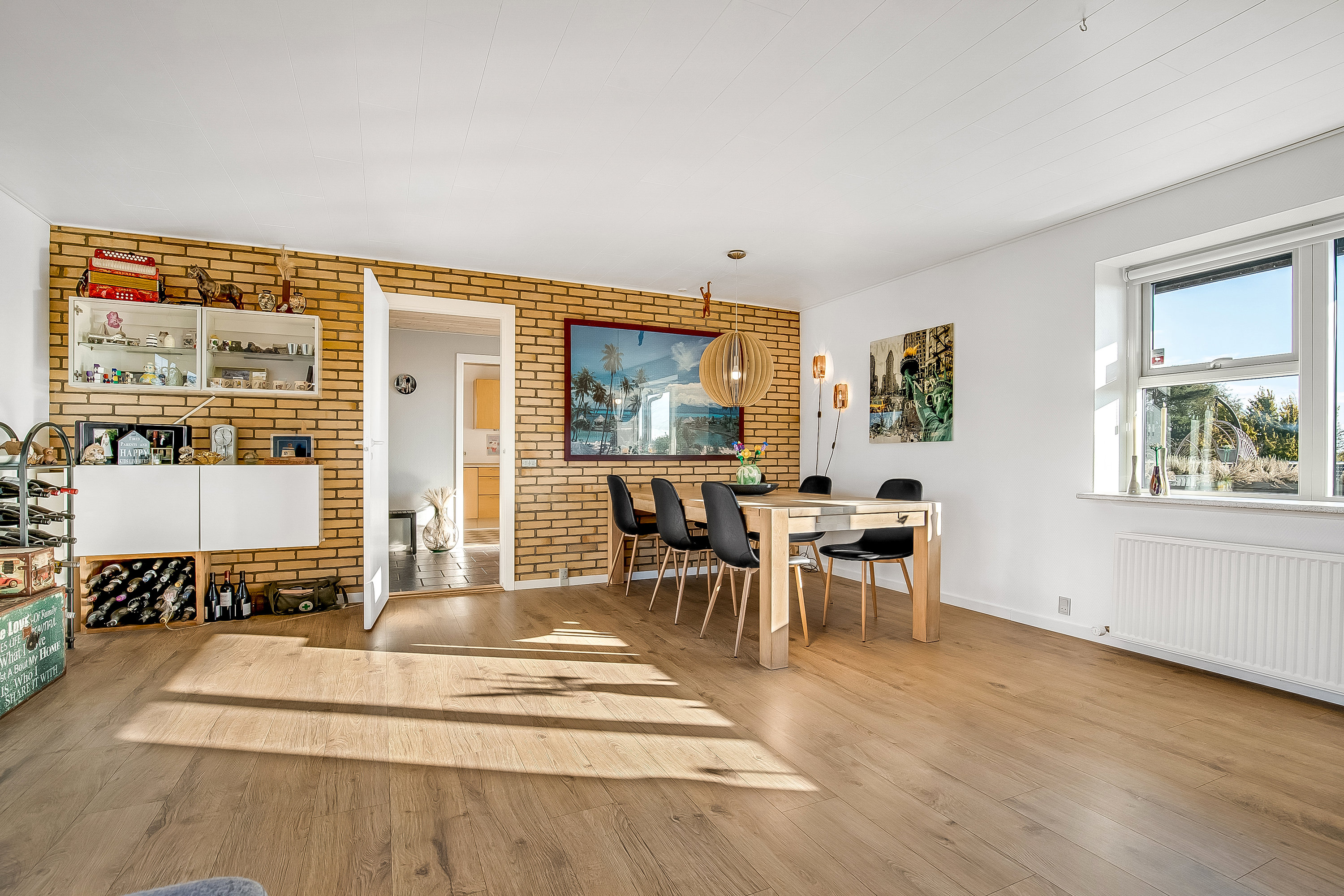 Fremhævet stue billede i fuldskærmstilstand. Billede af Kildeparken 1, Bredballe, 7120 Vejle Øst