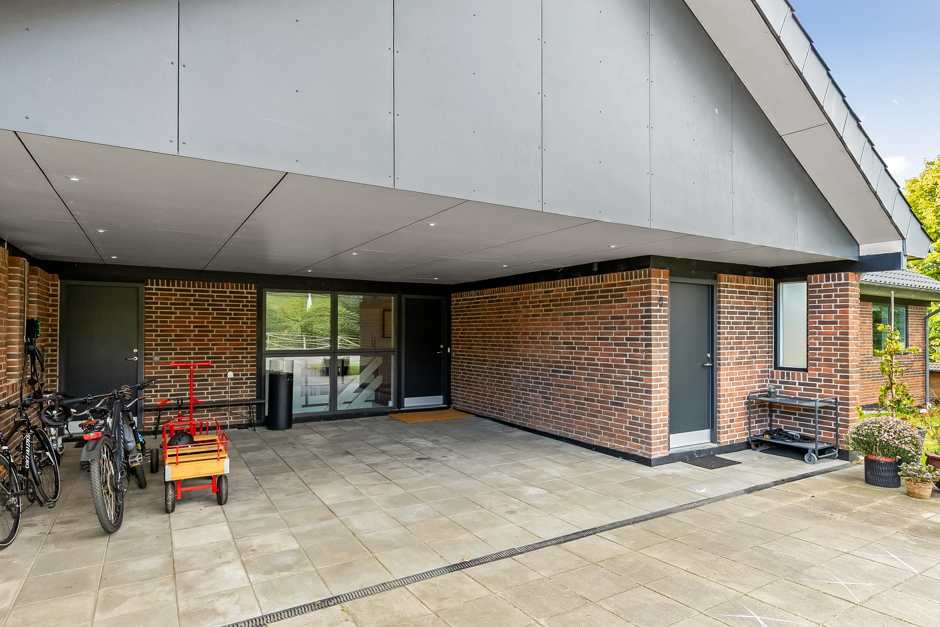 Fremhævet carport billede i fuldskærmstilstand. Billede af Langagervej 4, Bredballe, 7120 Vejle Øst