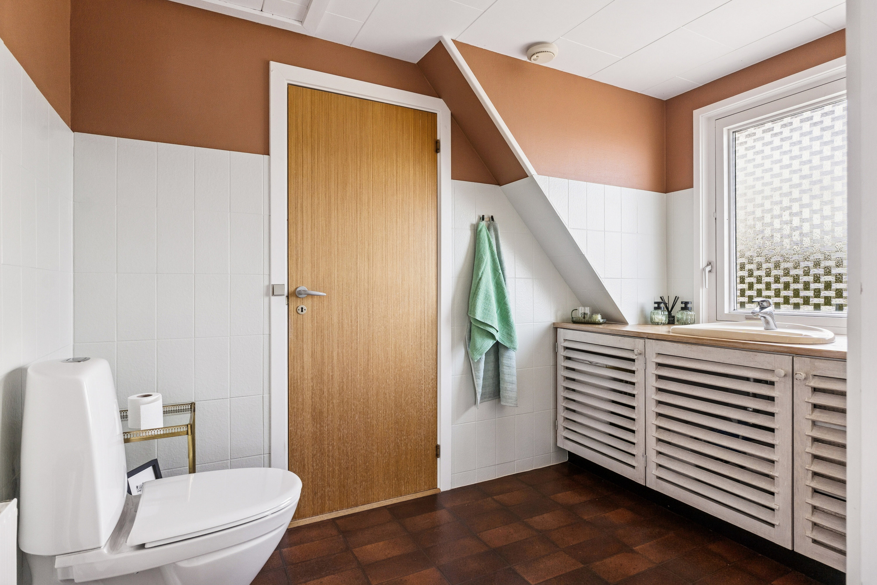 Fremhævet badeværelse billede i fuldskærmstilstand. Billede af Nyledsbakken 26, 4500 Nykøbing Sj