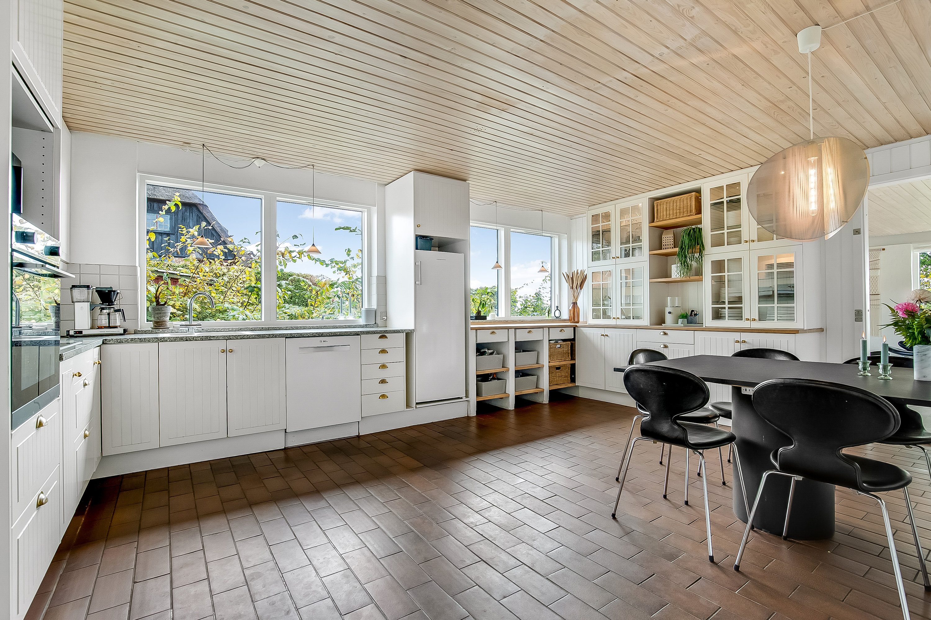 Fremhævet køkken billede i fuldskærmstilstand. Billede af Langagervej 4, Bredballe, 7120 Vejle Øst