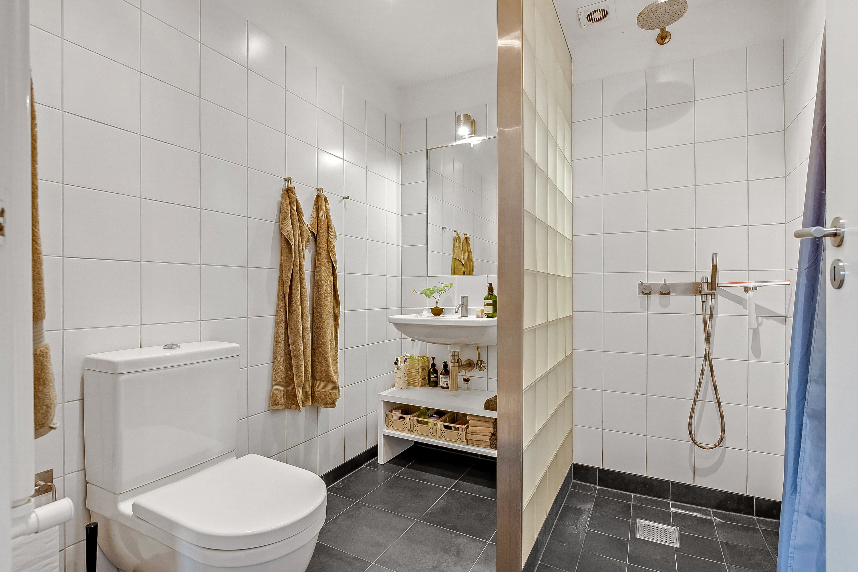 Fremhævet badeværelse billede i fuldskærmstilstand. Billede af Langagervej 4, Bredballe, 7120 Vejle Øst