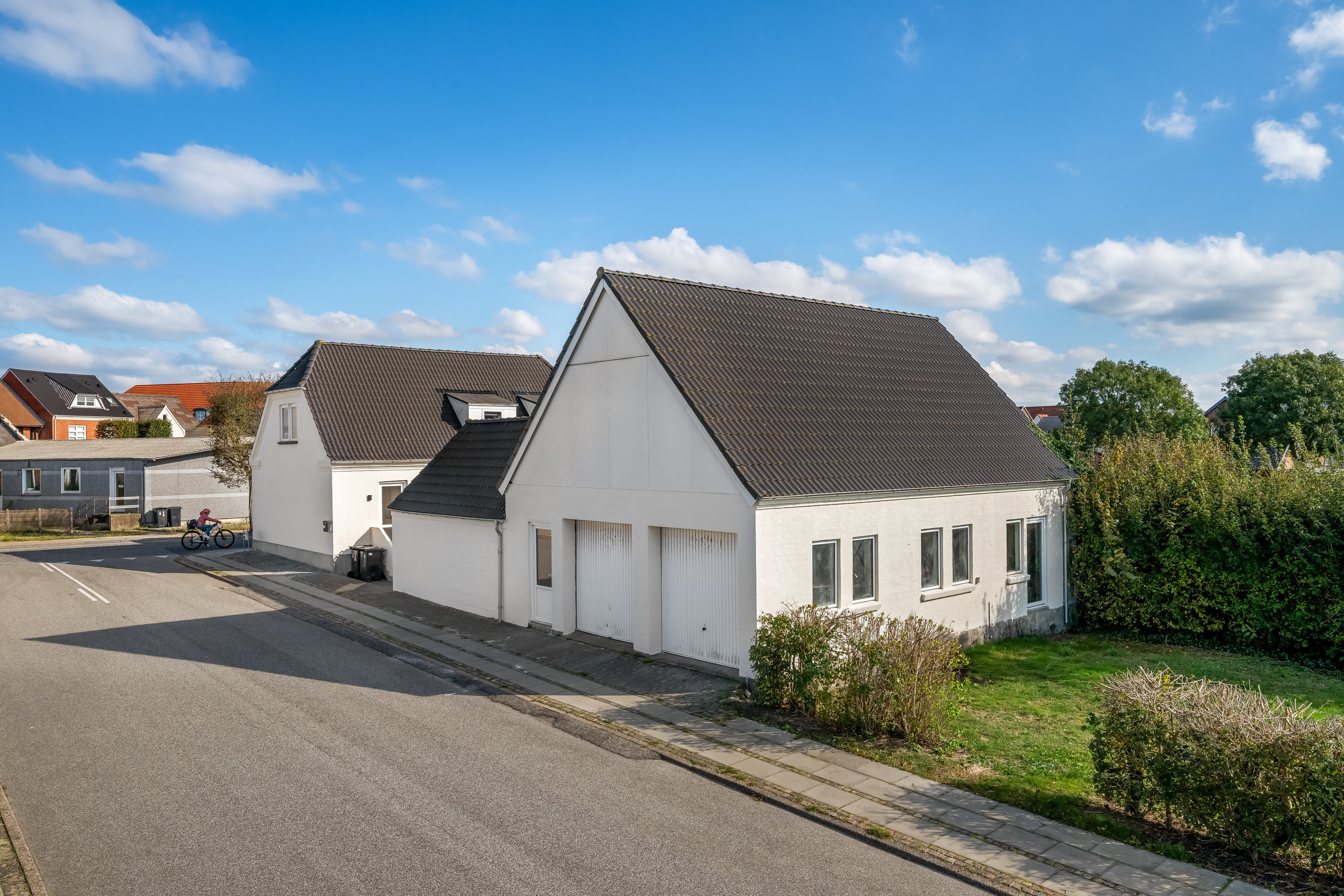 Fremhævet facade billede i fuldskærmstilstand. Billede af Gl Kongevej 23, 6920 Videbæk