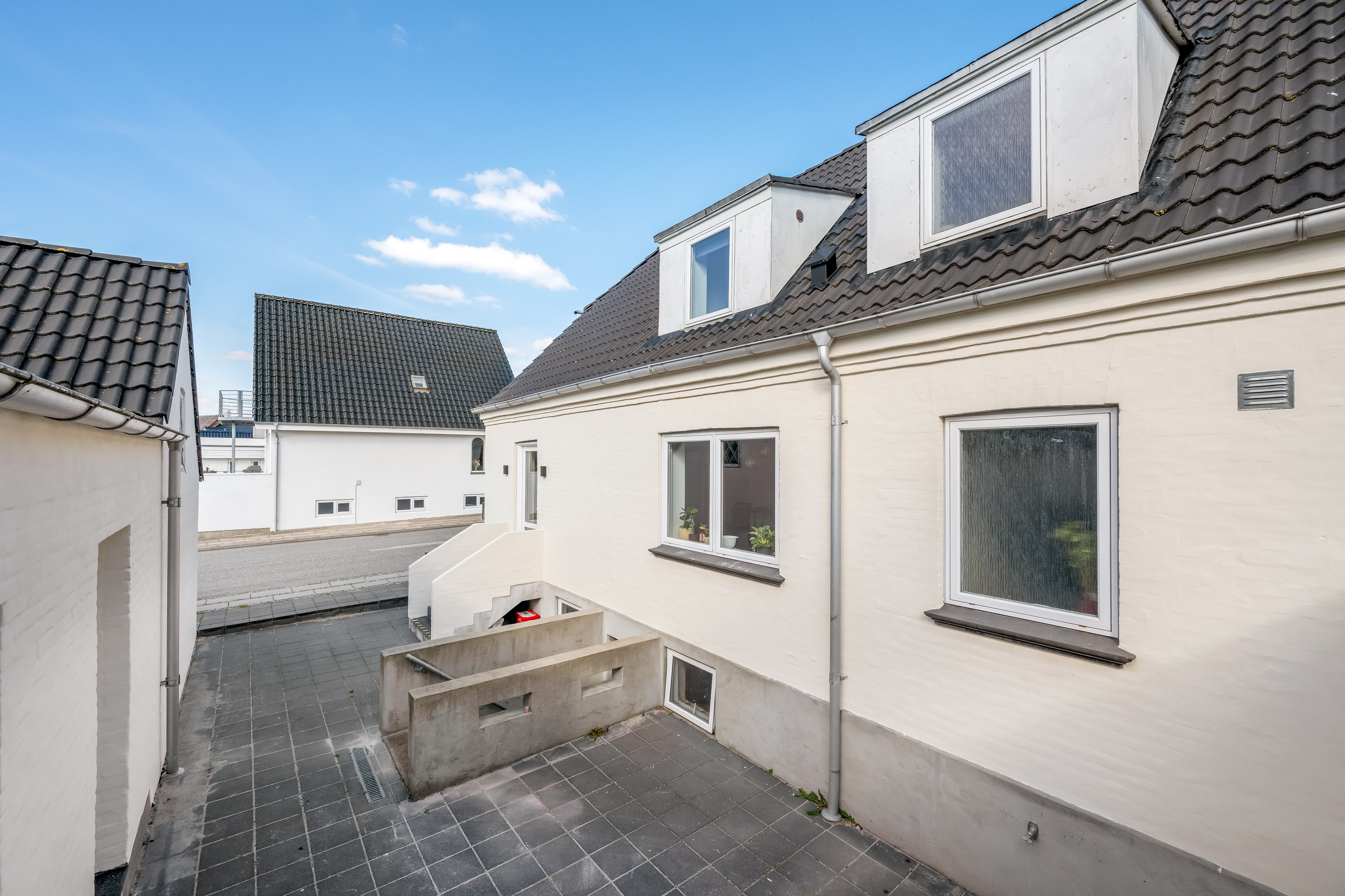 Fremhævet facade billede i fuldskærmstilstand. Billede af Gl Kongevej 23, 6920 Videbæk