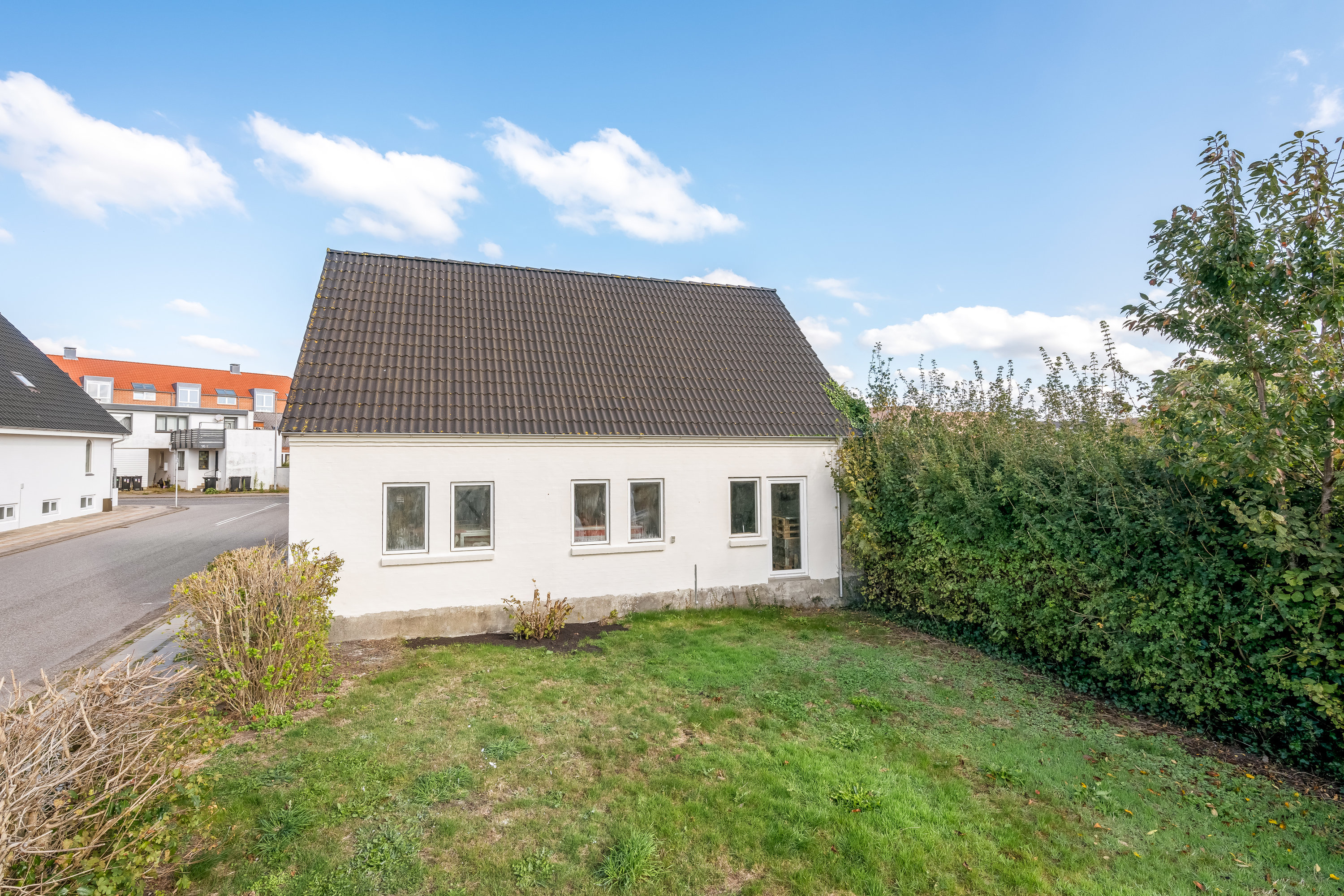 Fremhævet facade billede i fuldskærmstilstand. Billede af Gl Kongevej 23, 6920 Videbæk