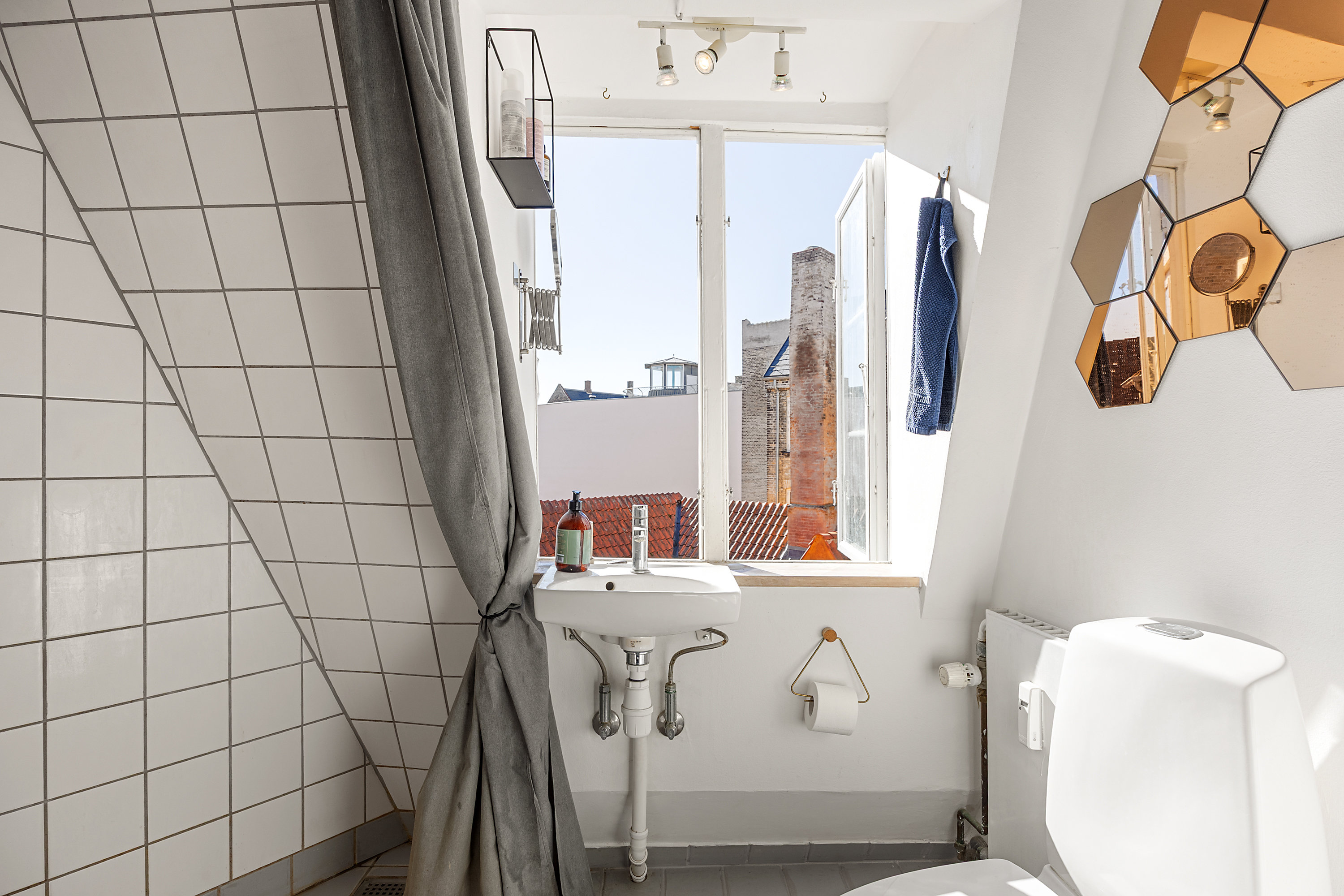 Fremhævet badeværelse billede i fuldskærmstilstand. Billede af Wildersgade 26, 4., 1408 København K