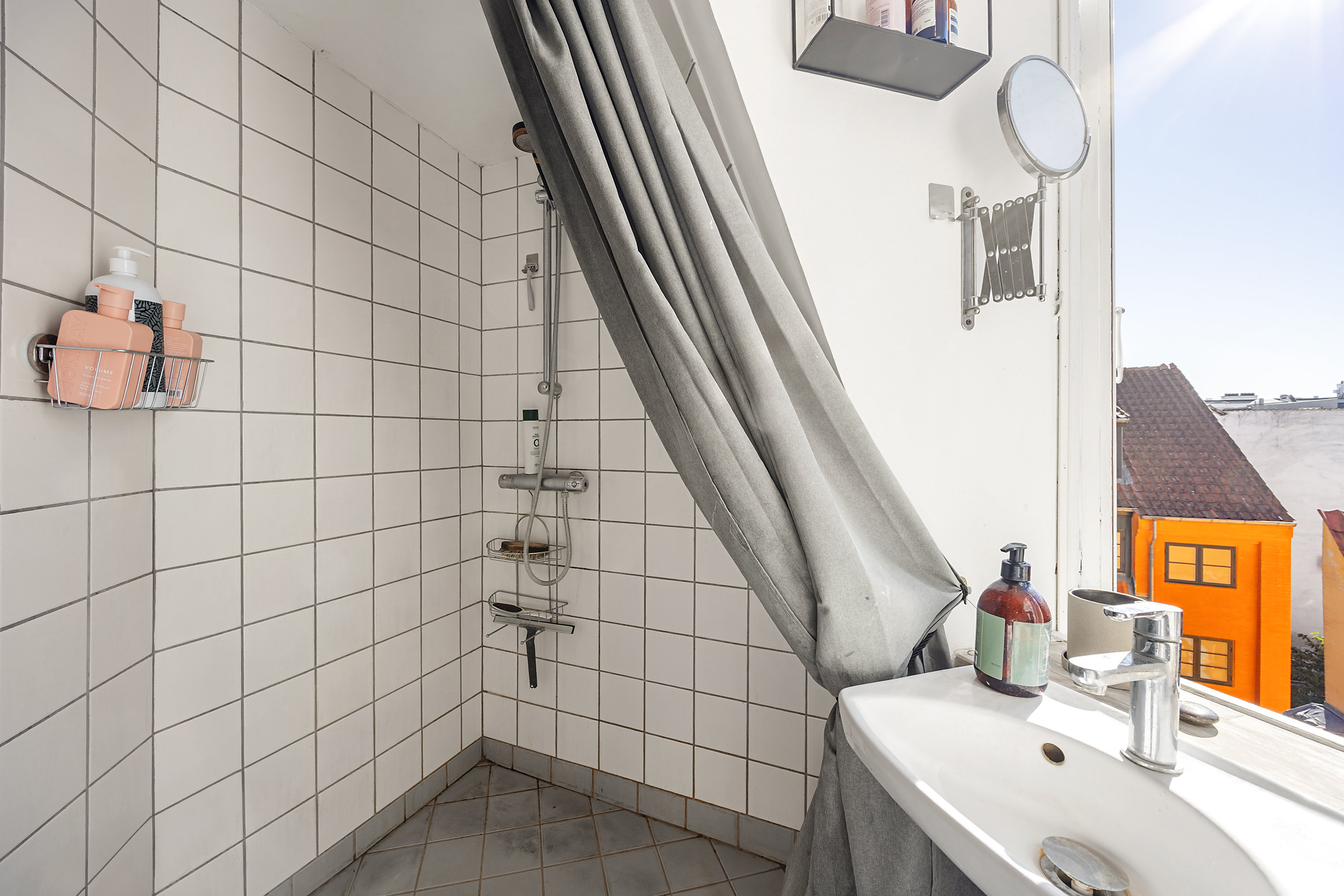 Fremhævet badeværelse billede i fuldskærmstilstand. Billede af Wildersgade 26, 4., 1408 København K