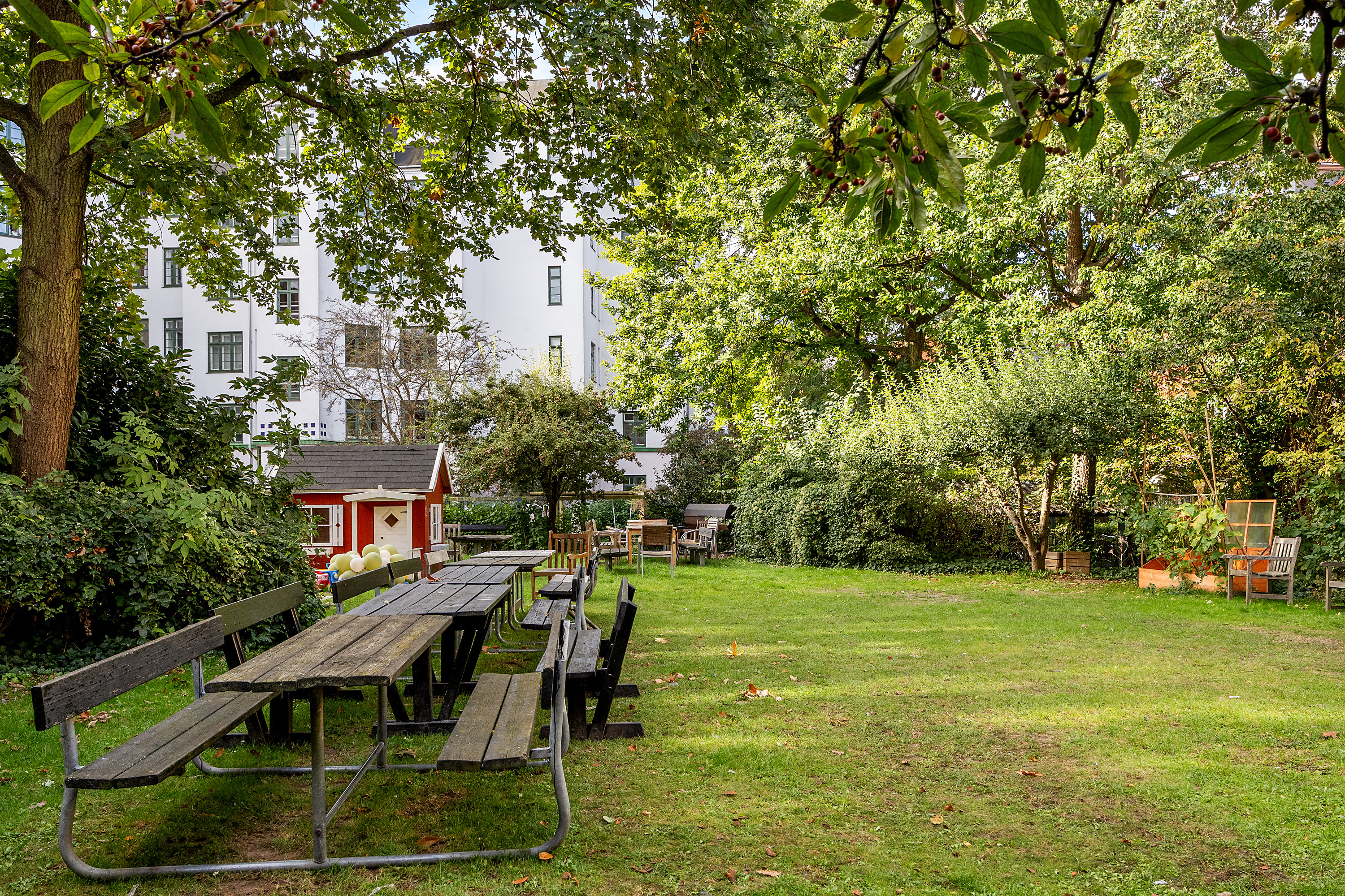 Fremhævet gårdmiljø billede i fuldskærmstilstand. Billede af Dronningensgade 18, 1. tv., 1420 København K