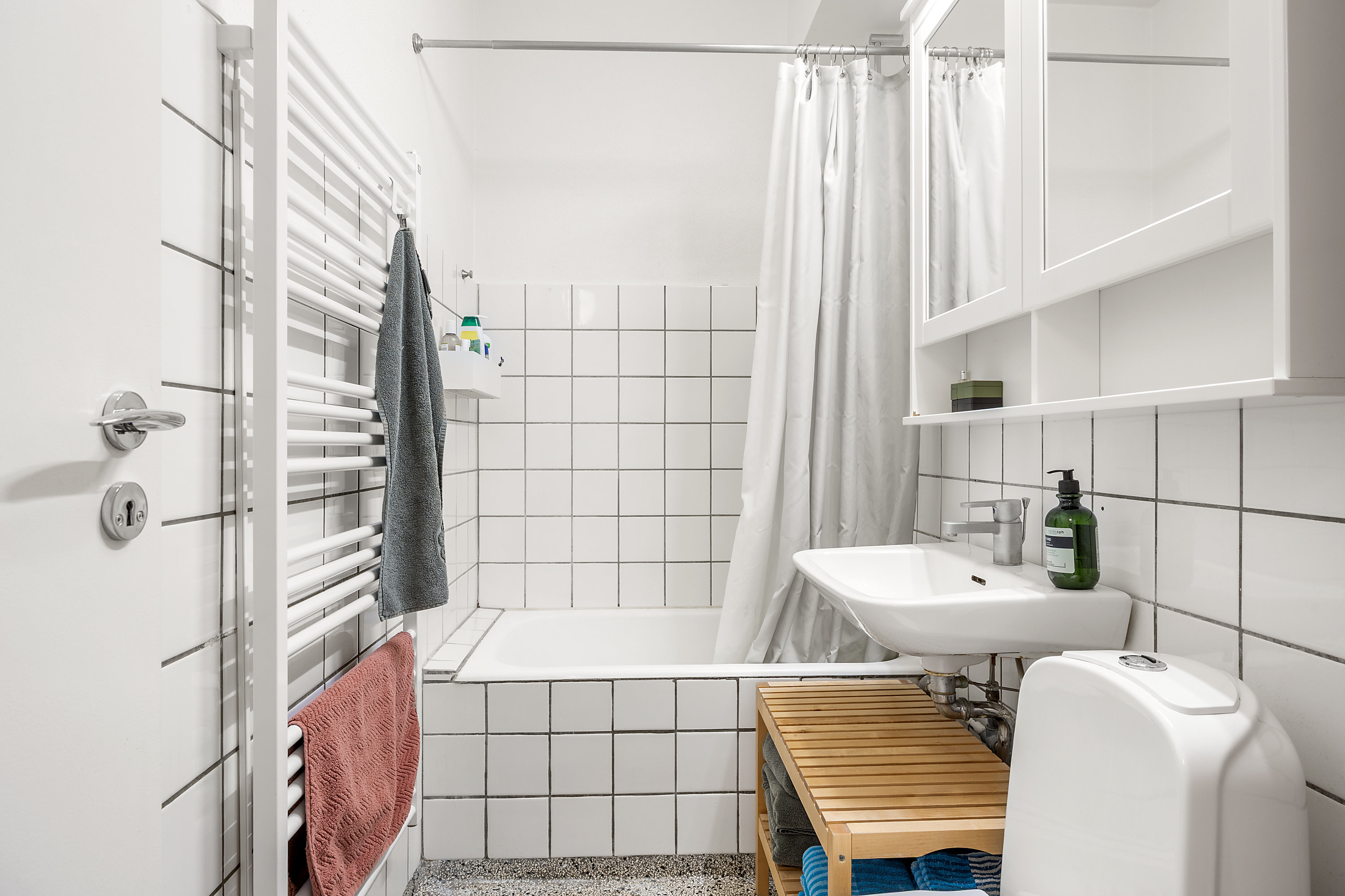 Fremhævet badeværelse billede i fuldskærmstilstand. Billede af Dronningensgade 18, 1. tv., 1420 København K