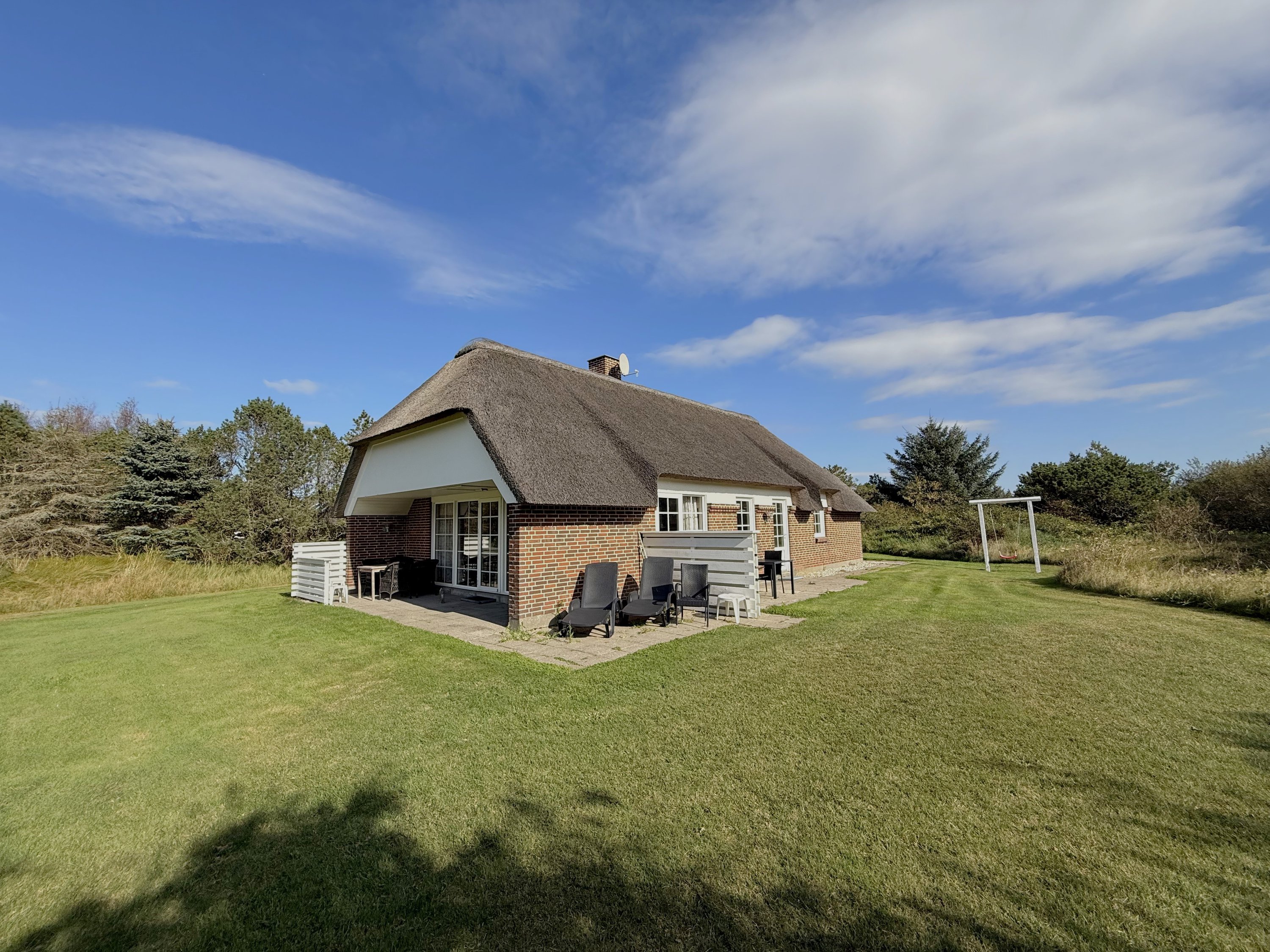 Fremhævet  billede i fuldskærmstilstand. Billede af Bilbergsvej 25, Bjerregaard, 6960 Hvide Sande