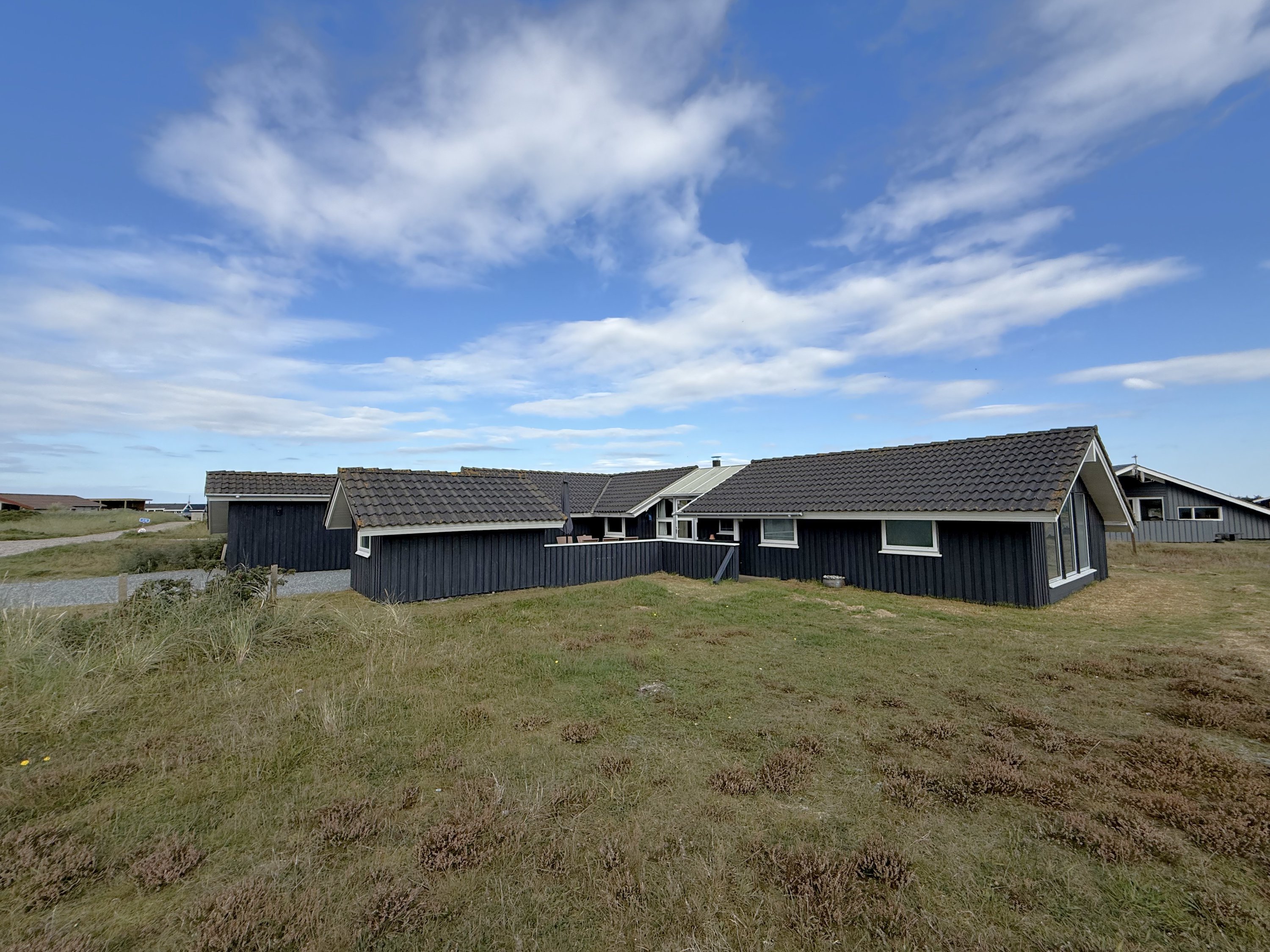 Fremhævet  billede i fuldskærmstilstand. Billede af Rebekkavej 15, Bjerregaard, 6960 Hvide Sande