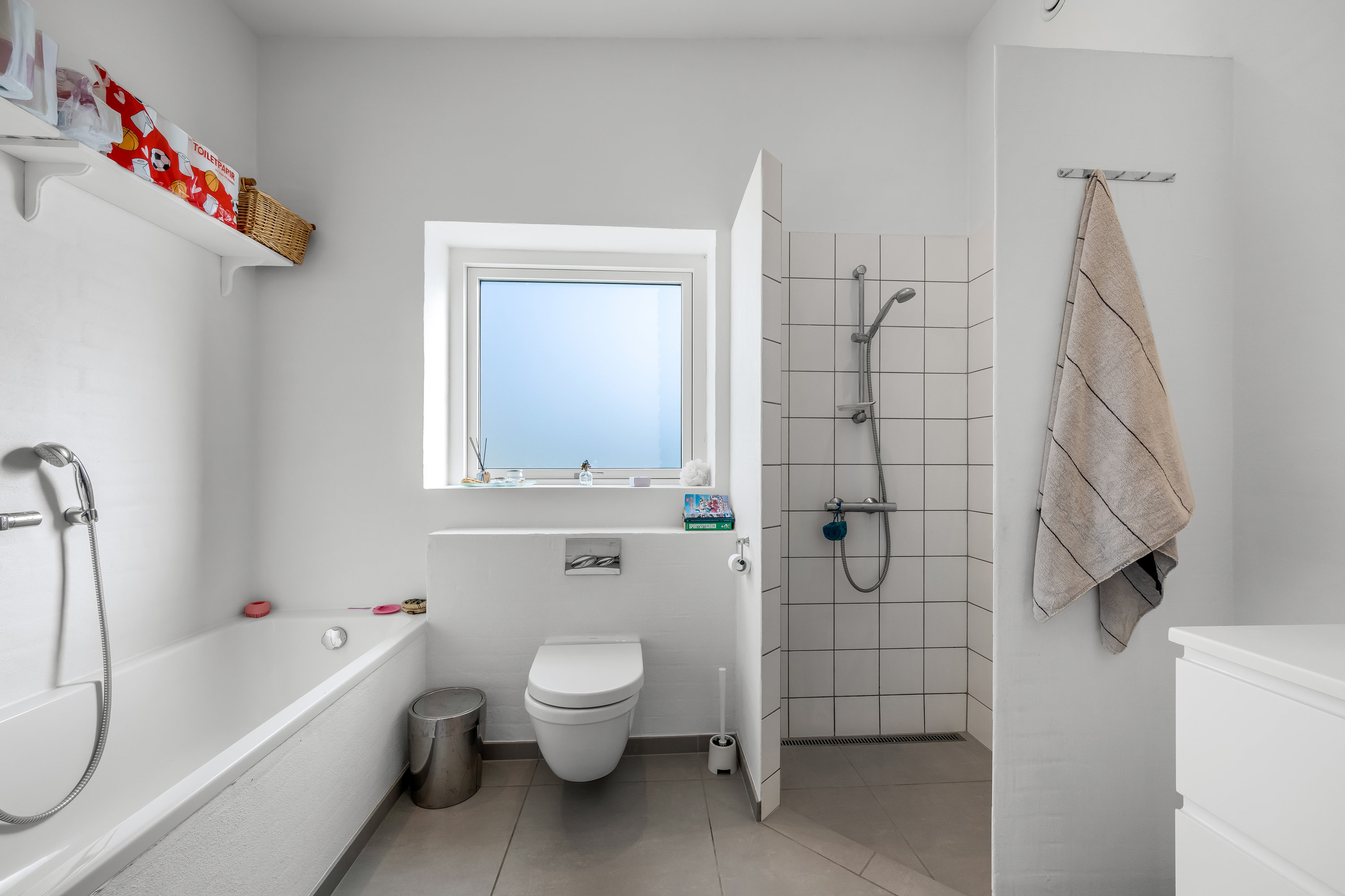 Fremhævet badeværelse billede i fuldskærmstilstand. Billede af Ganeråparken 8, 6900 Skjern