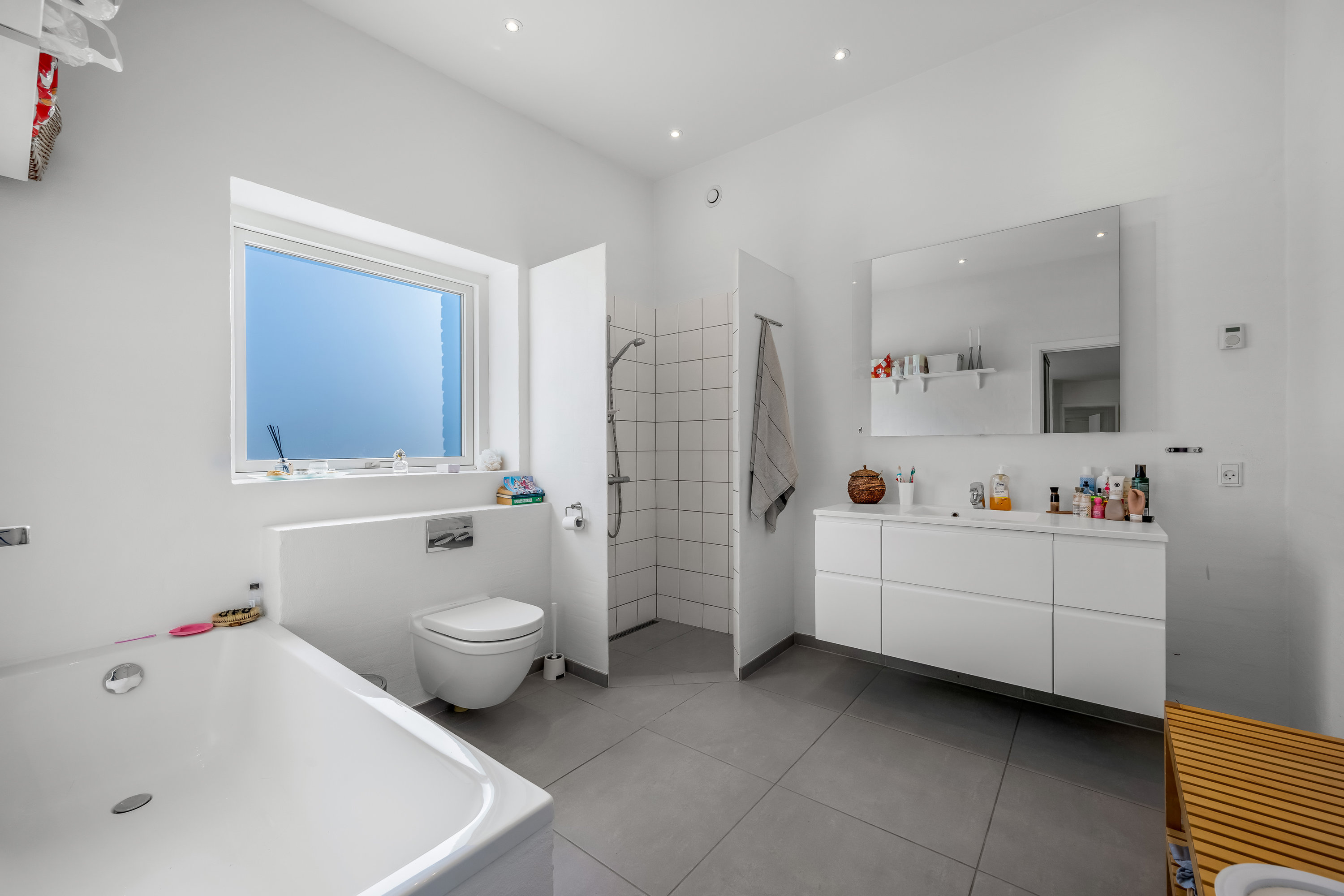 Fremhævet badeværelse billede i fuldskærmstilstand. Billede af Ganeråparken 8, 6900 Skjern