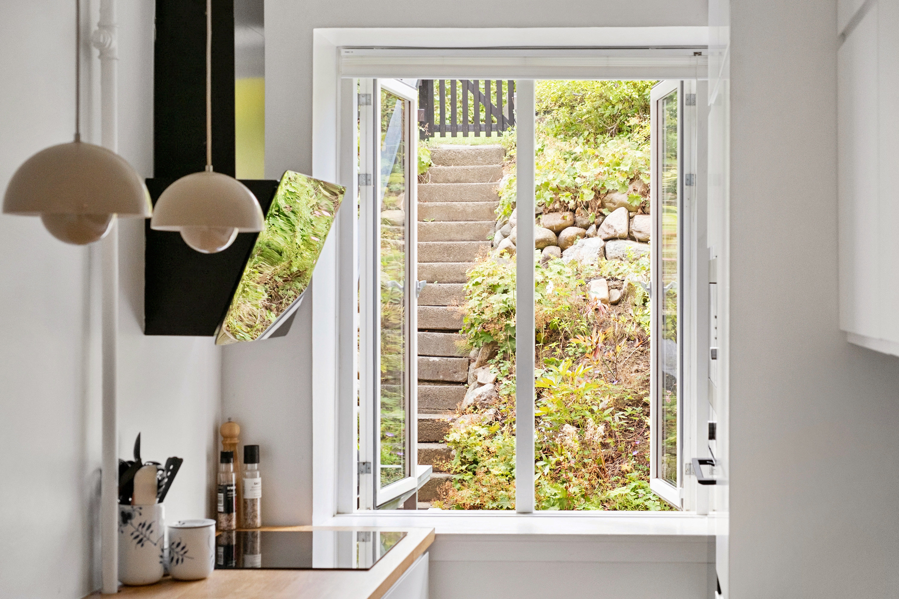 Fremhævet køkken billede i fuldskærmstilstand. Billede af Kongevejen 337B, st.. tv., 2840 Holte