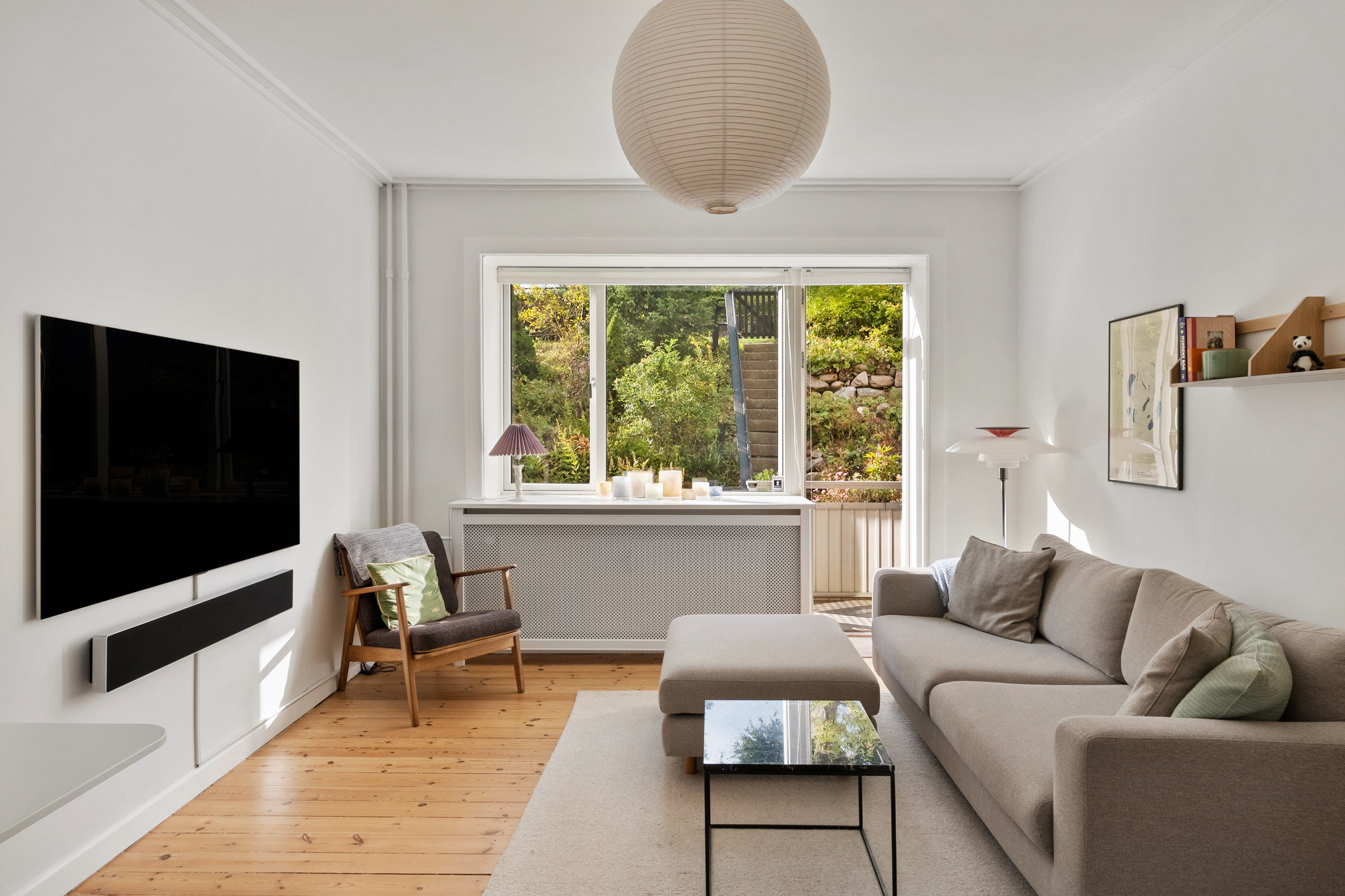 Fremhævet stue billede i fuldskærmstilstand. Billede af Kongevejen 337B, st.. tv., 2840 Holte