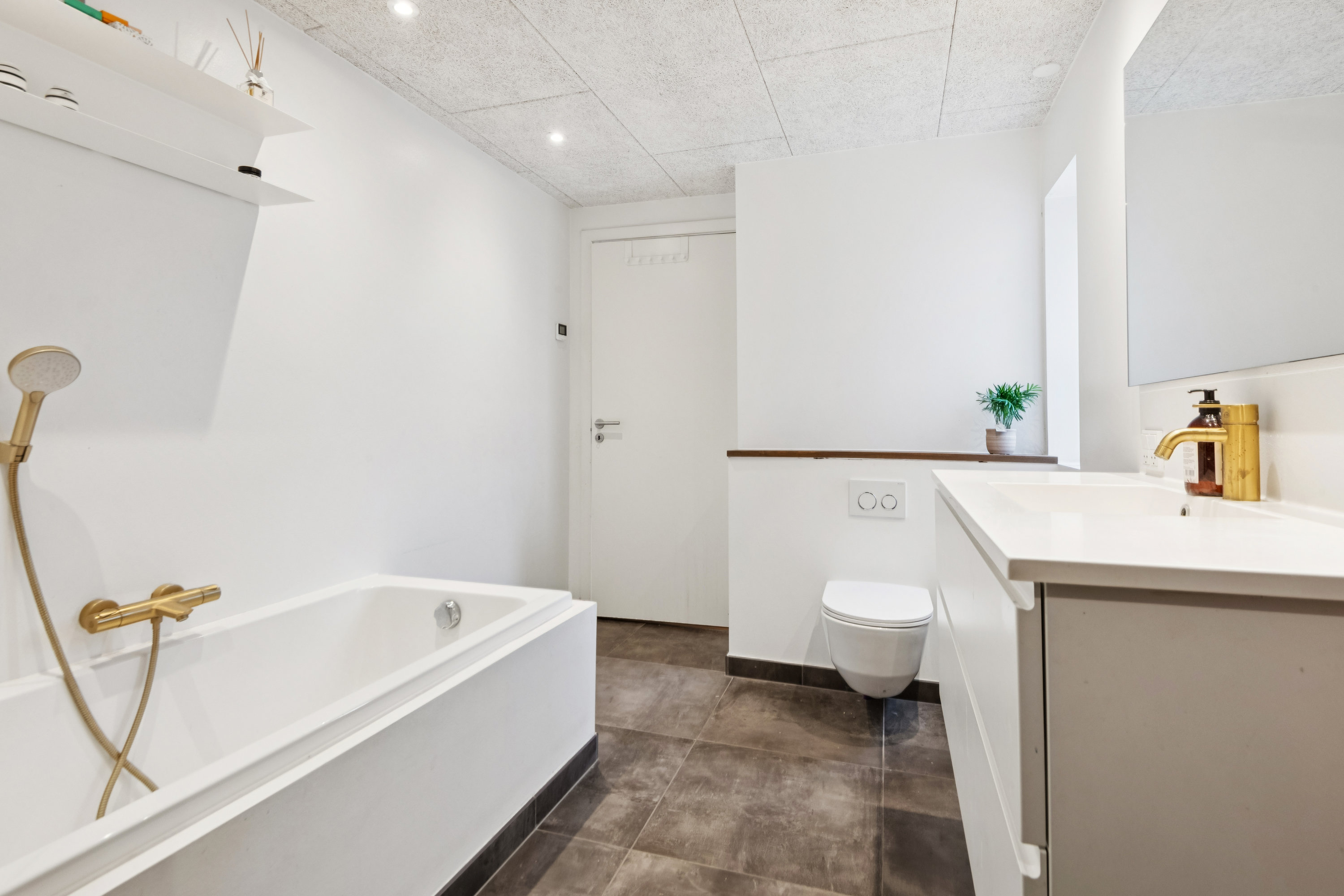 Fremhævet badeværelse billede i fuldskærmstilstand. Billede af Drastrup Skovvej 31, 9200 Aalborg SV