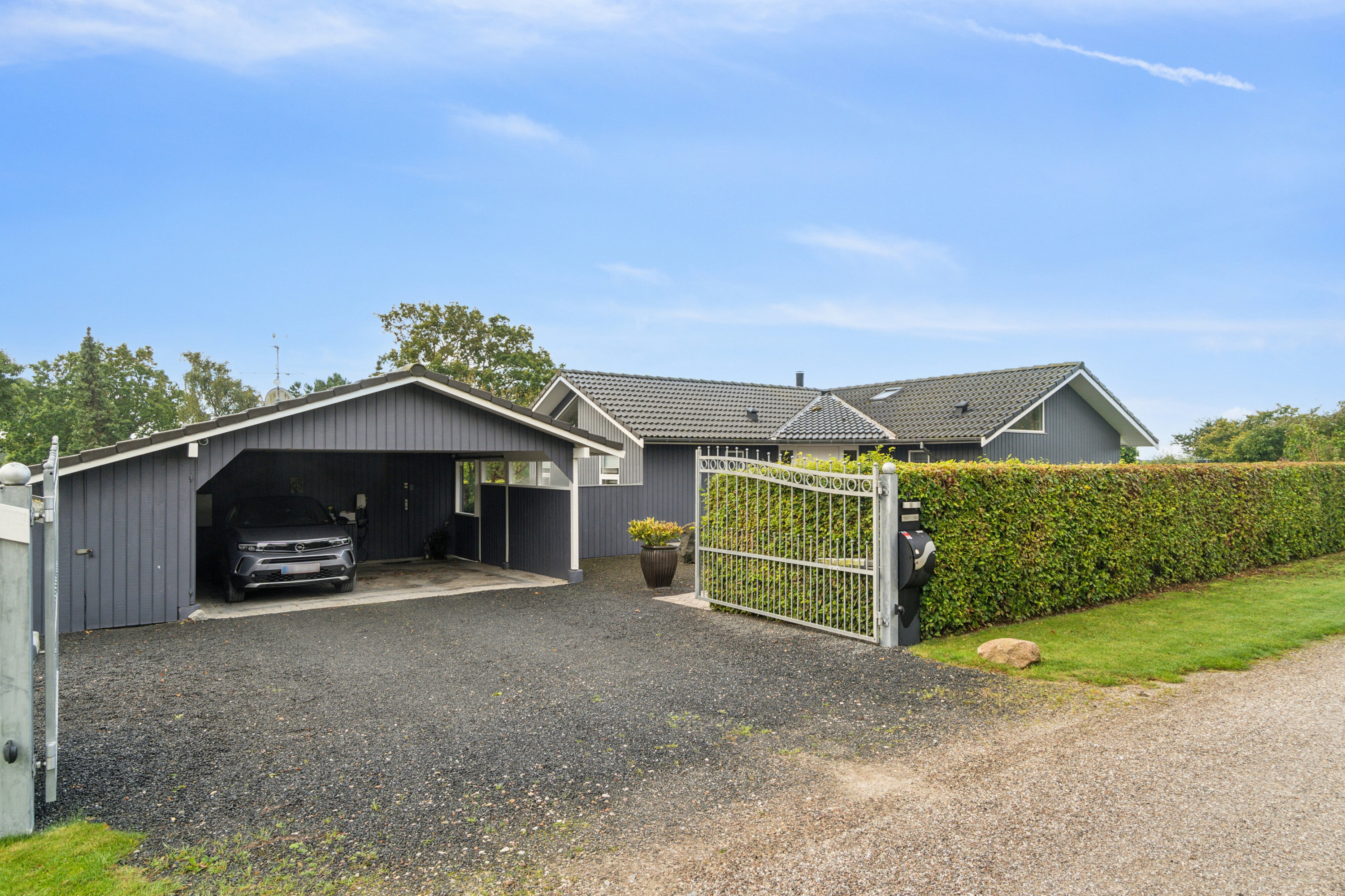 Fremhævet set fra vejen billede i fuldskærmstilstand. Billede af Solsortevej 4, Kongsmark, 4200 Slagelse