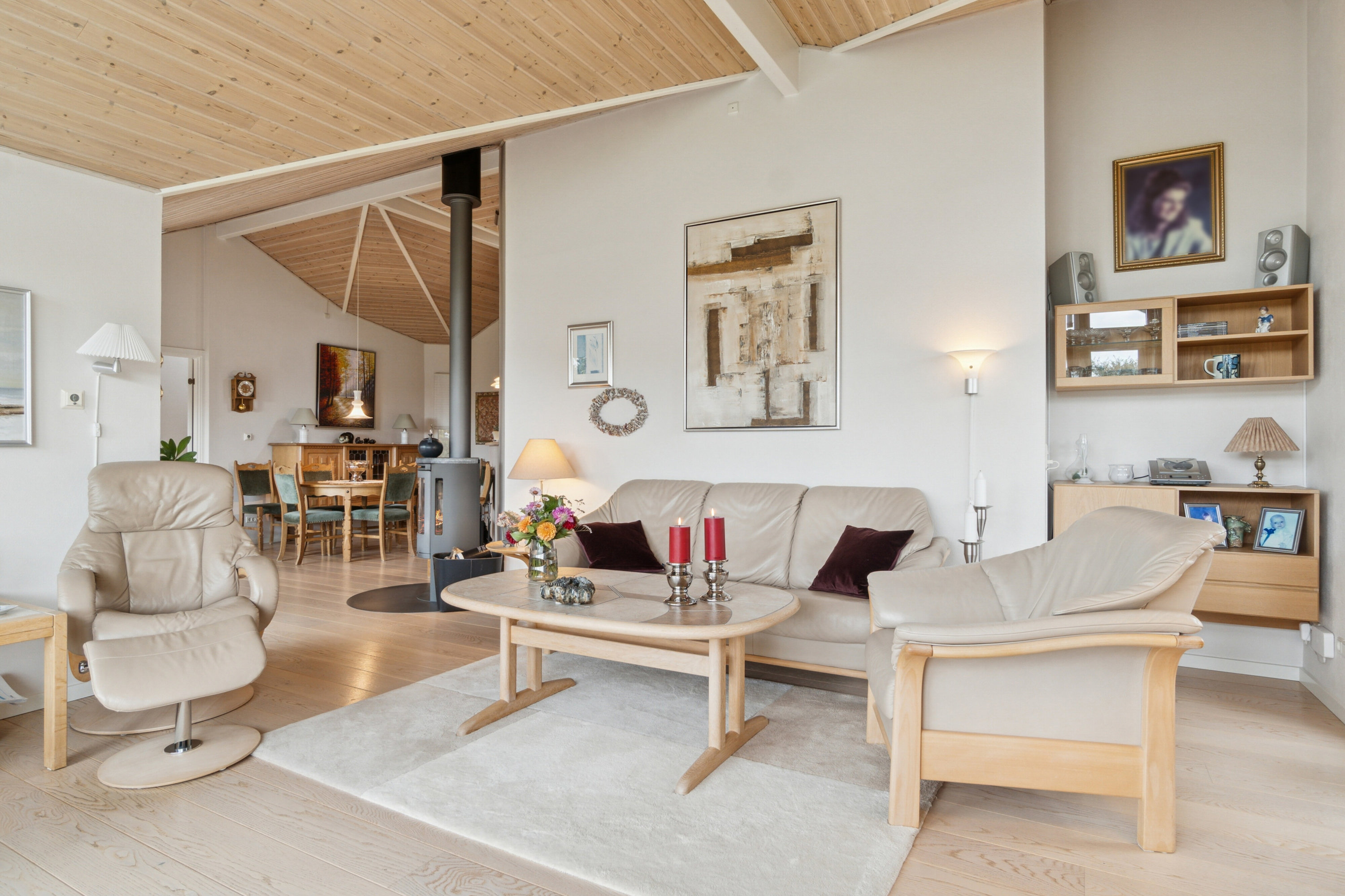 Fremhævet stue billede i fuldskærmstilstand. Billede af Solsortevej 4, Kongsmark, 4200 Slagelse