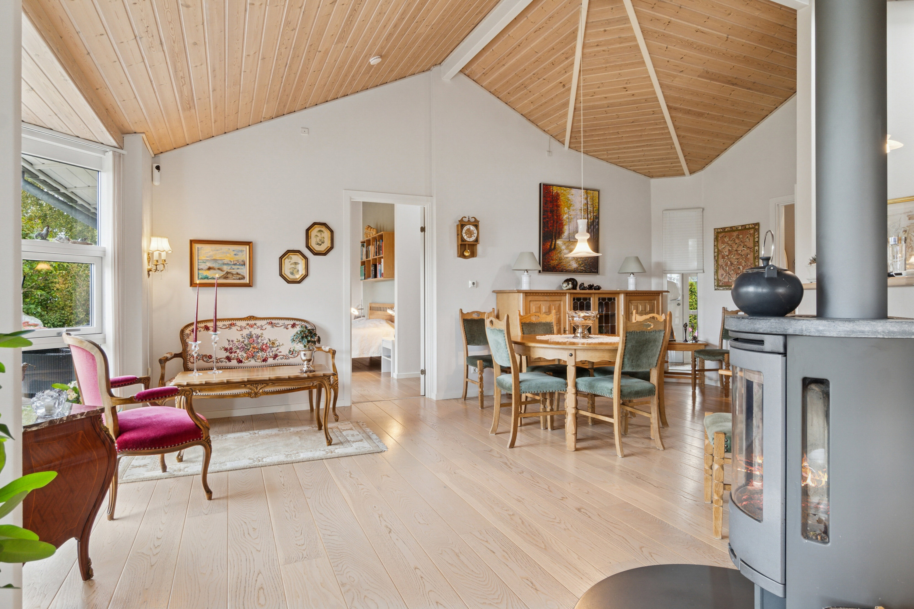 Fremhævet stue billede i fuldskærmstilstand. Billede af Solsortevej 4, Kongsmark, 4200 Slagelse