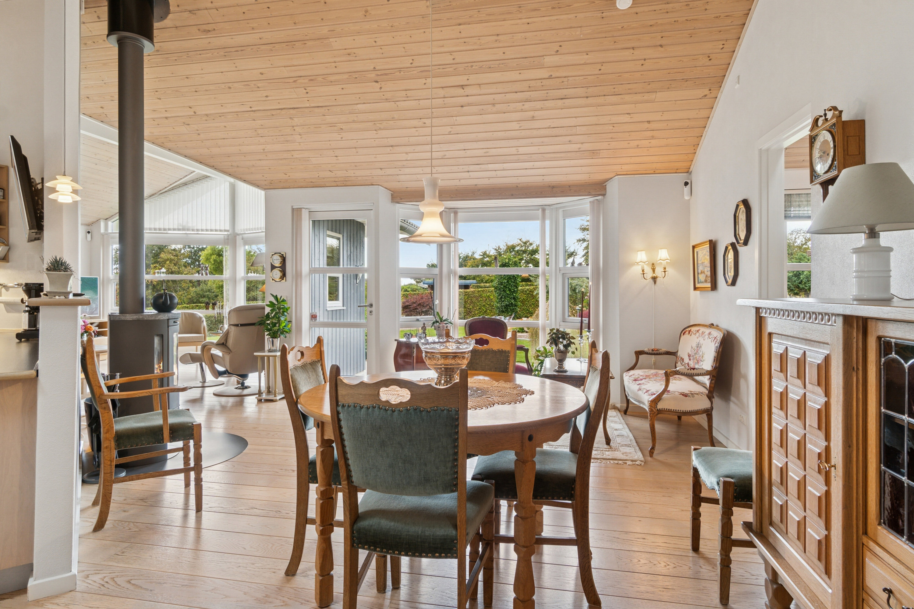 Fremhævet spisestue billede i fuldskærmstilstand. Billede af Solsortevej 4, Kongsmark, 4200 Slagelse