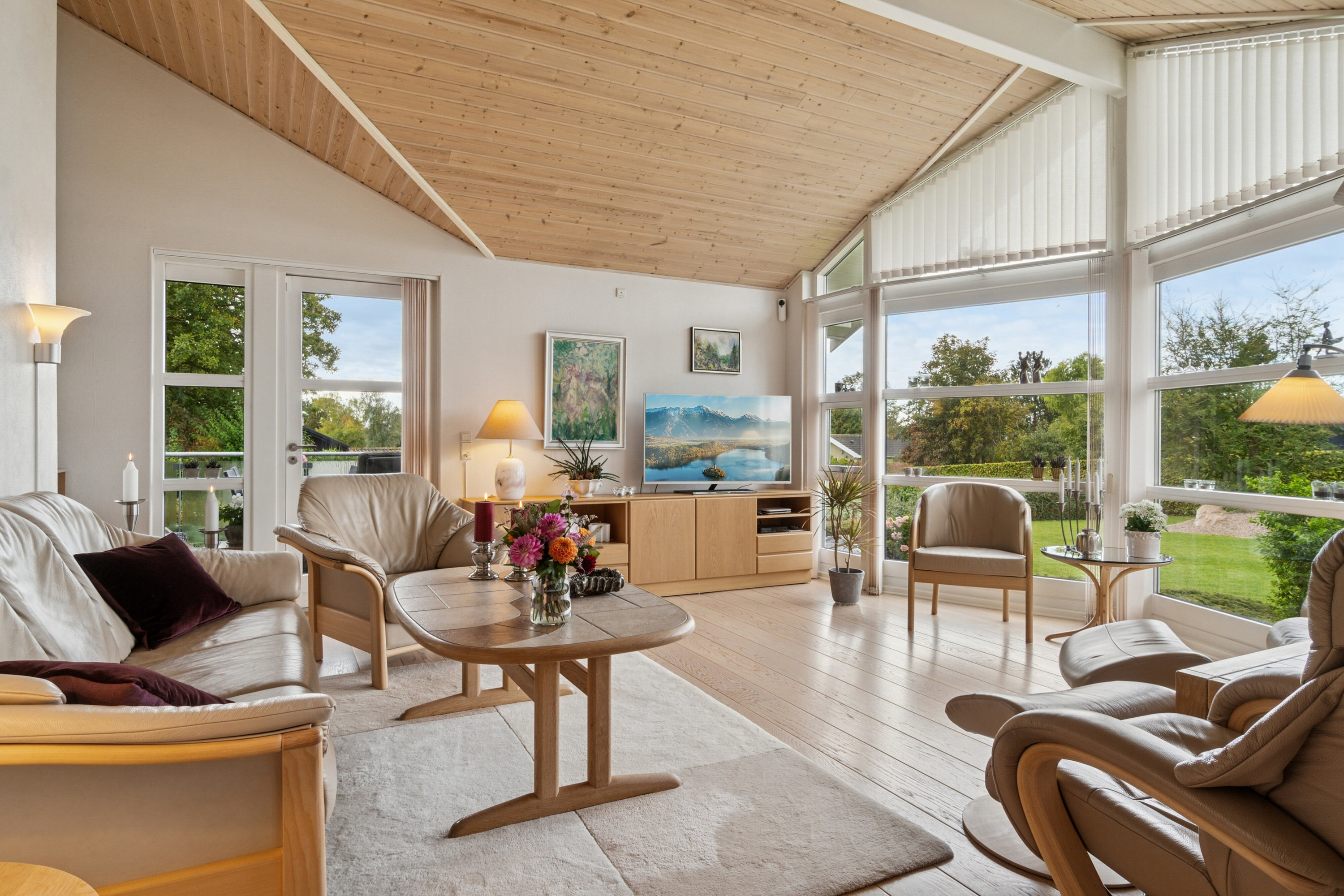 Fremhævet stue billede i fuldskærmstilstand. Billede af Solsortevej 4, Kongsmark, 4200 Slagelse