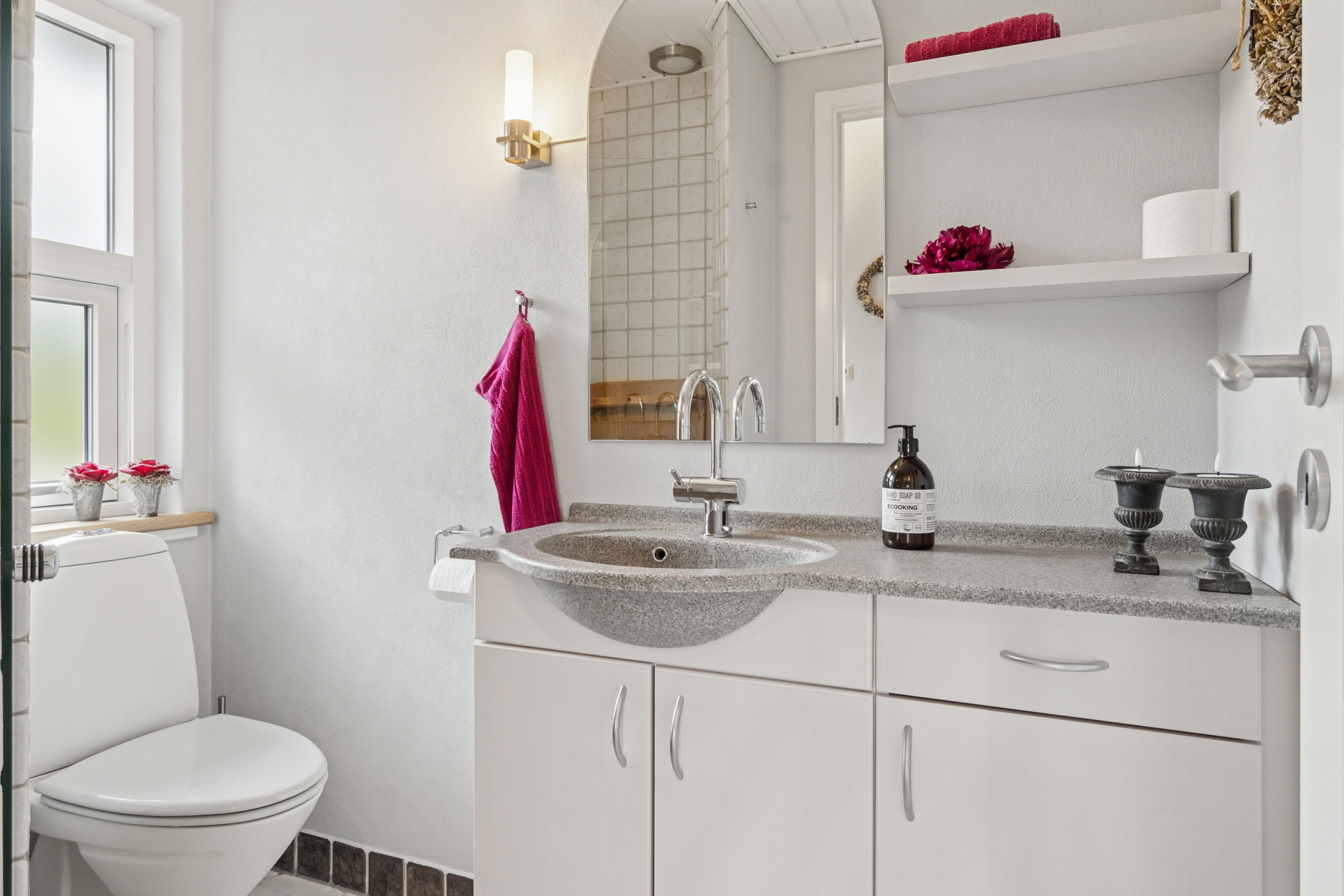 Fremhævet badeværelse billede i fuldskærmstilstand. Billede af Solsortevej 4, Kongsmark, 4200 Slagelse