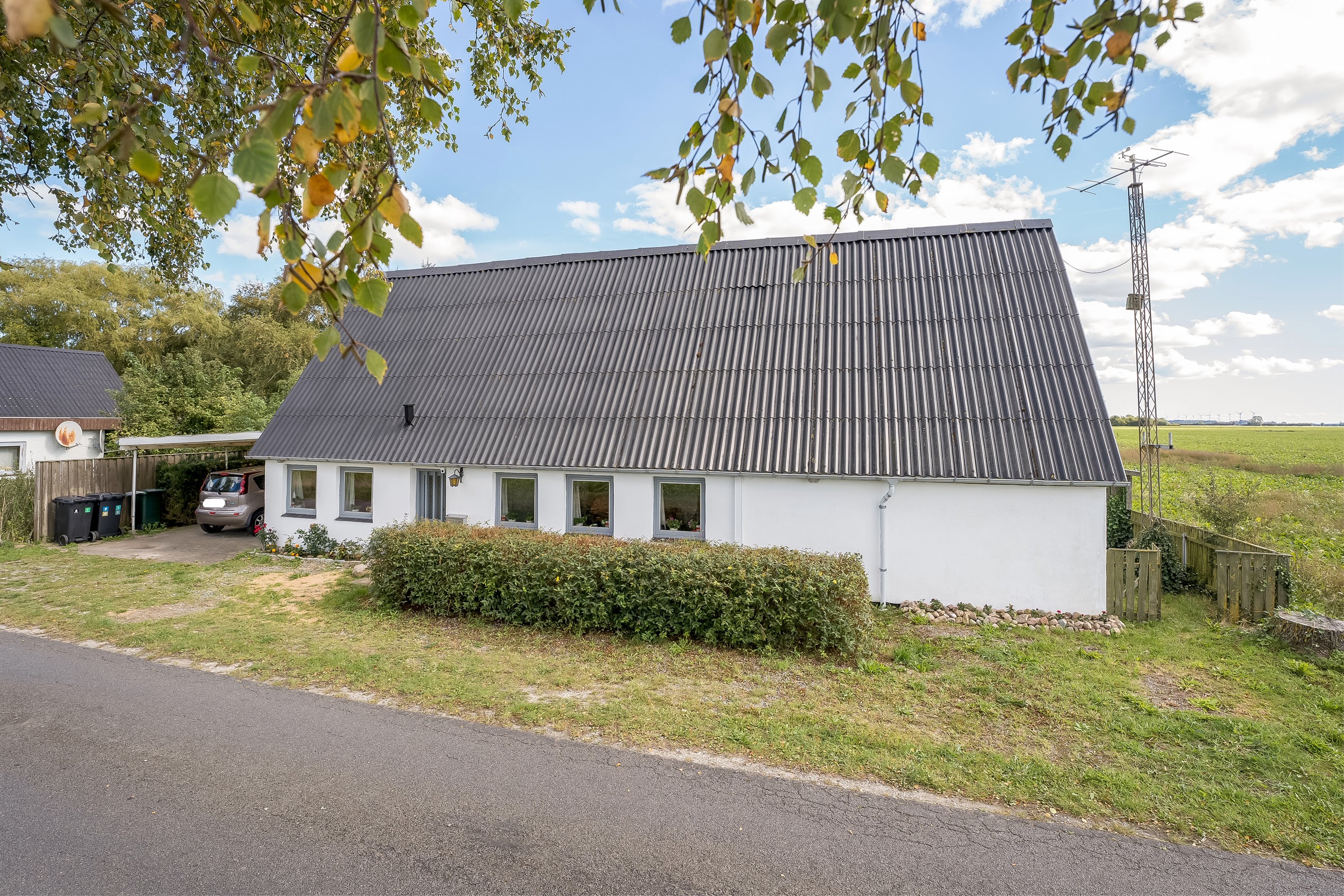 Fremhævet facade billede i fuldskærmstilstand. Billede af Østervej 3, 4983 Dannemare