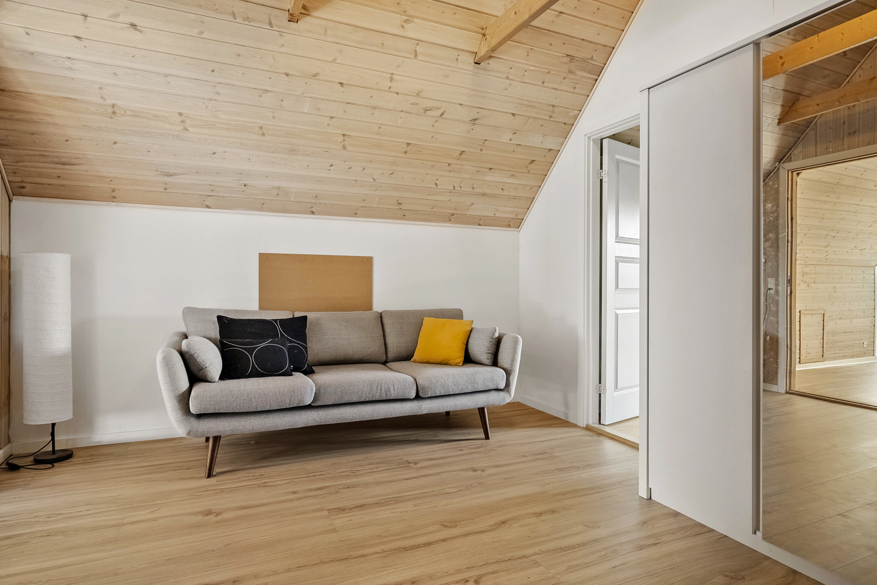 Fremhævet stue billede i fuldskærmstilstand. Billede af Korsbækdal 4, 7150 Barrit