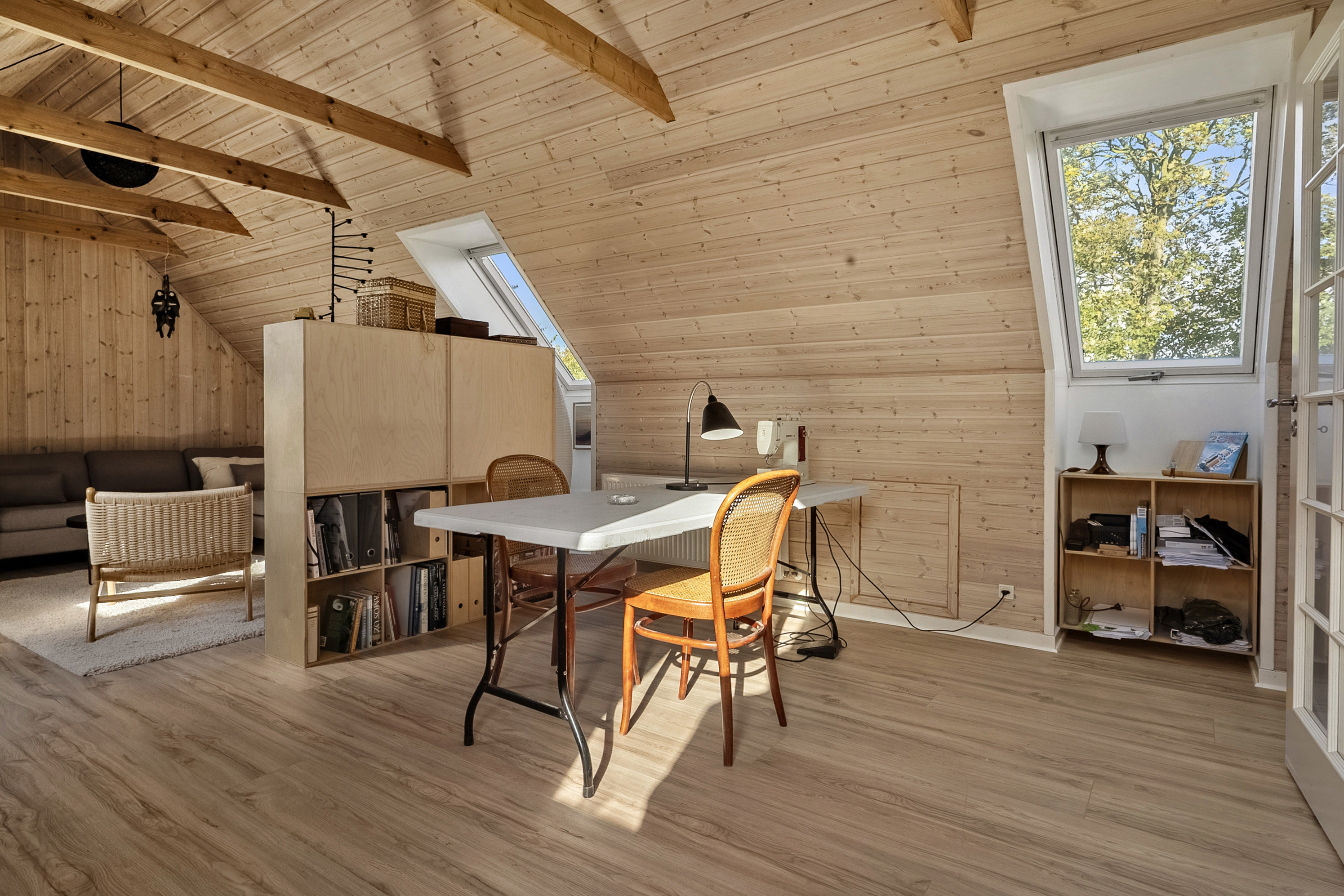 Fremhævet kontor billede i fuldskærmstilstand. Billede af Korsbækdal 4, 7150 Barrit