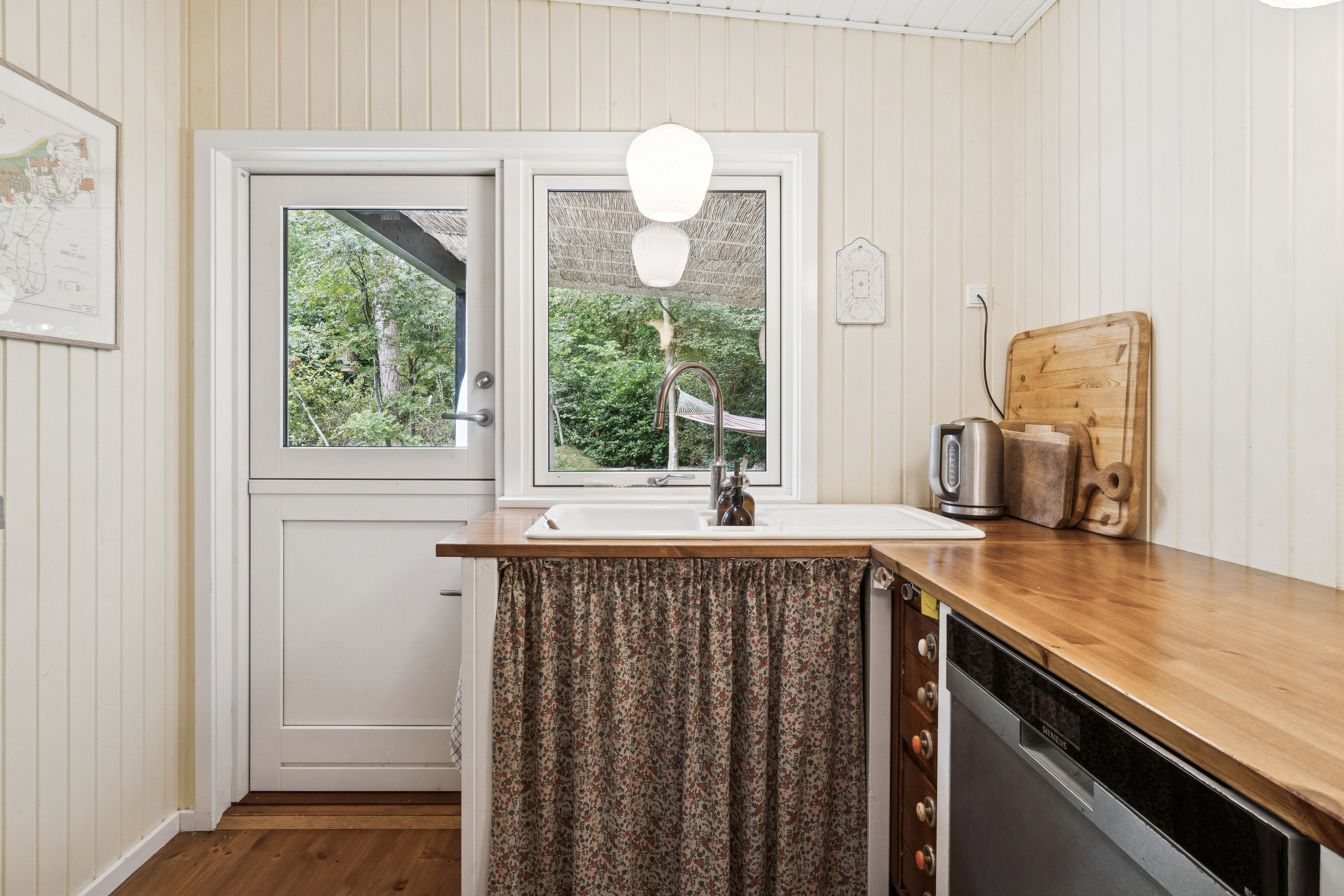 Fremhævet køkken billede i fuldskærmstilstand. Billede af Holger Andresens Vænge 11, 4581 Rørvig