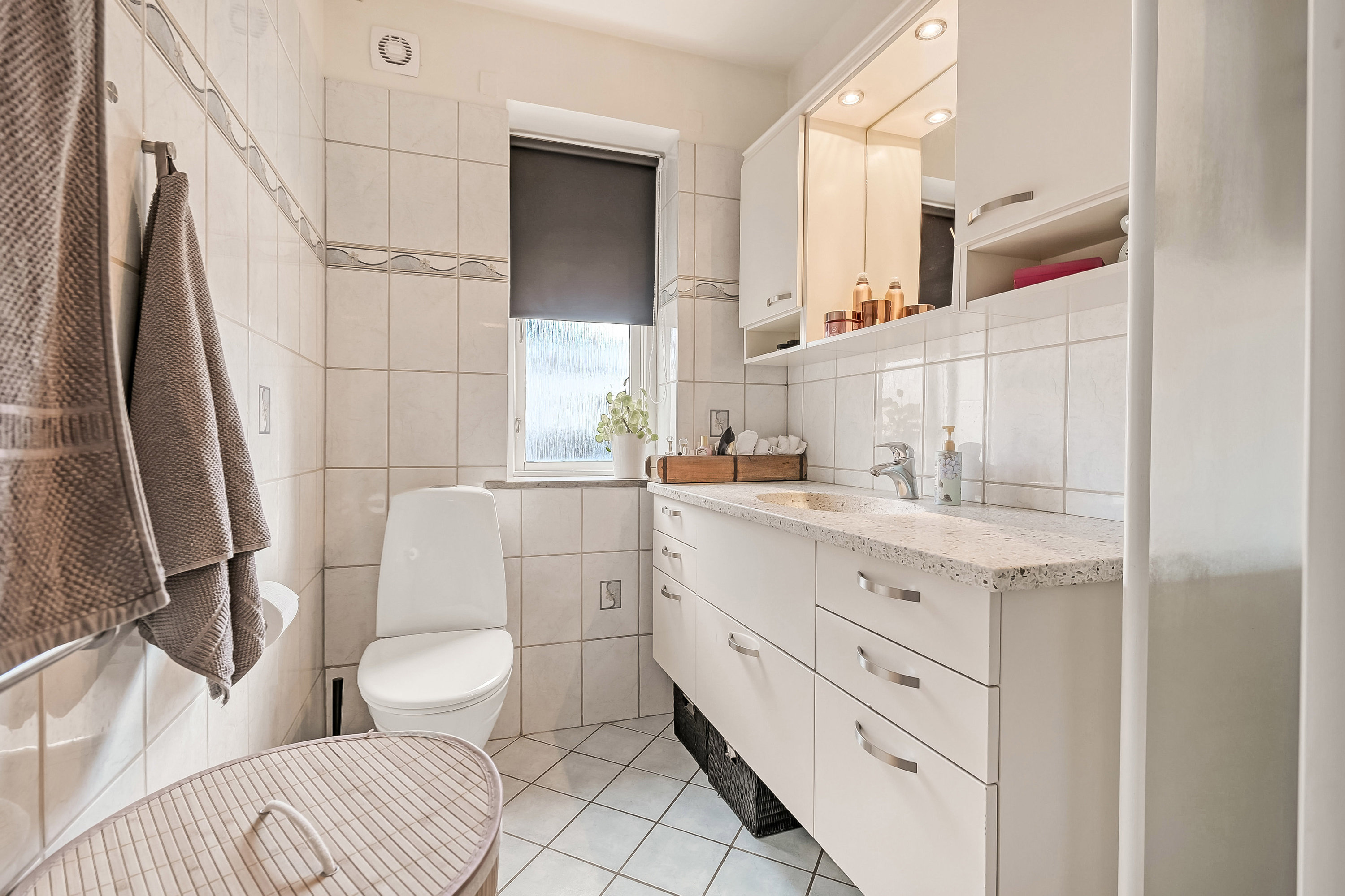 Fremhævet toilet billede i fuldskærmstilstand. Billede af Strandbygade 79, st.., 6700 Esbjerg