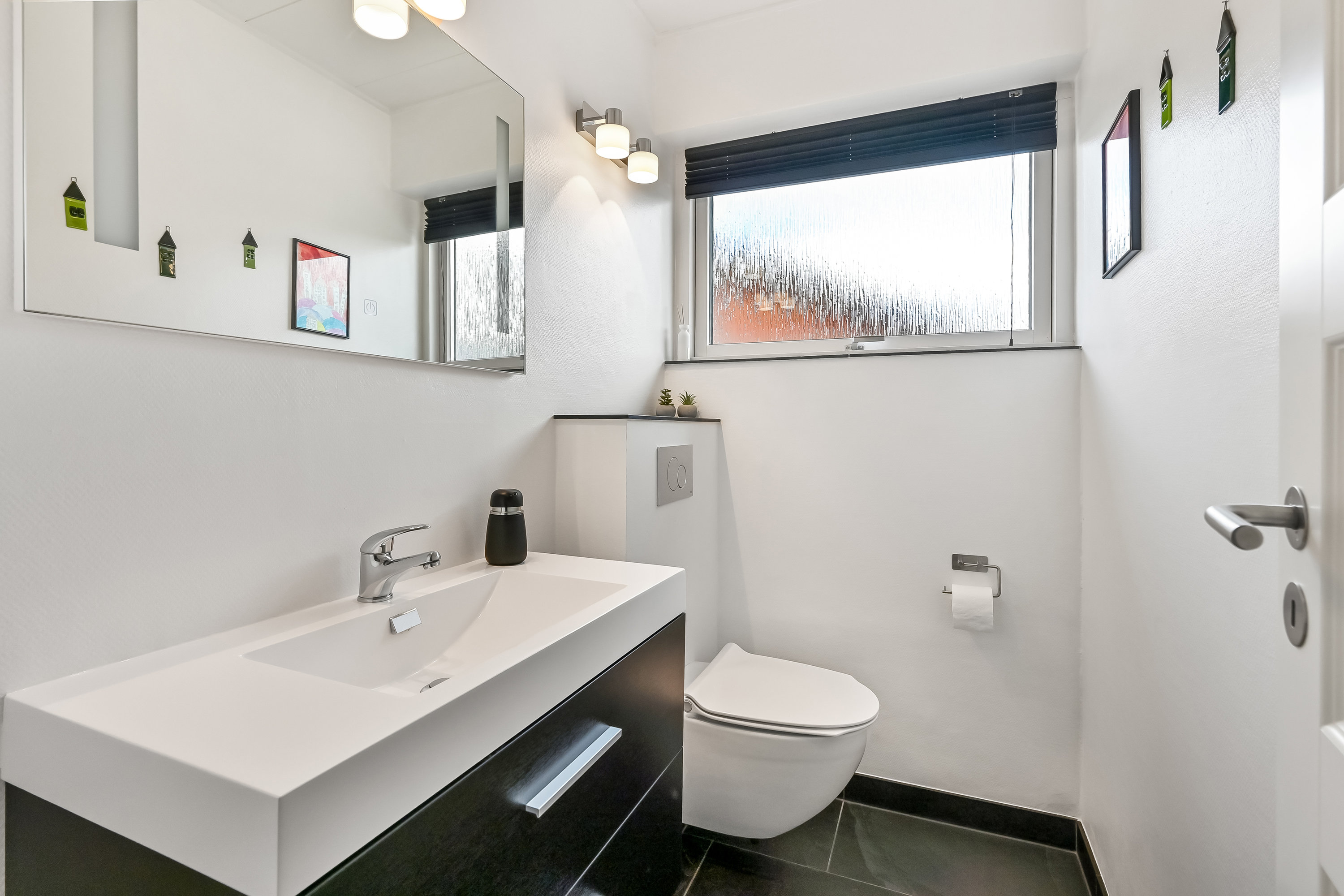 Fremhævet toilet billede i fuldskærmstilstand. Billede af Straussvej 11, 7400 Herning