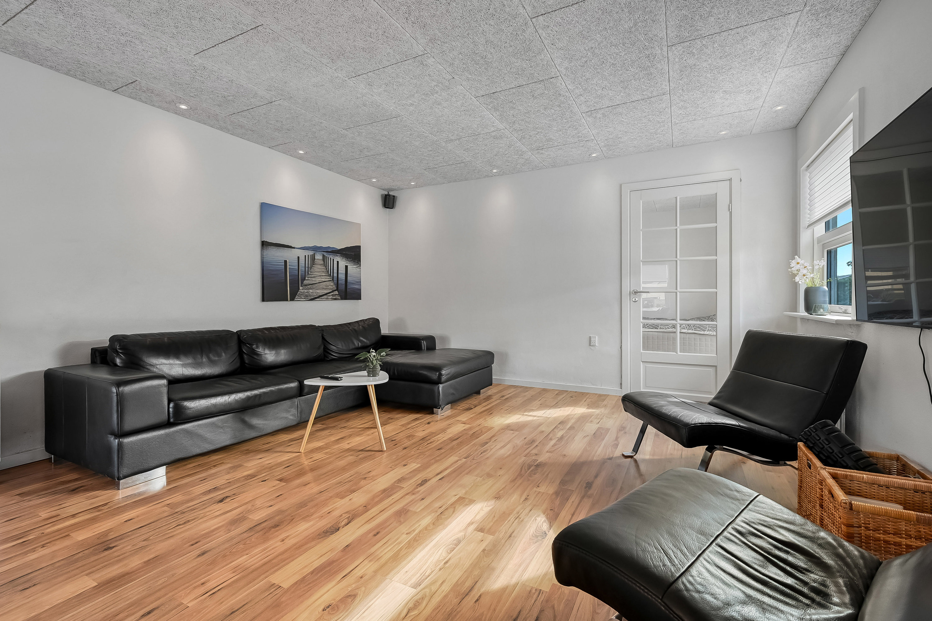 Fremhævet stue billede i fuldskærmstilstand. Billede af Højlunds Alle 17, 6710 Esbjerg V