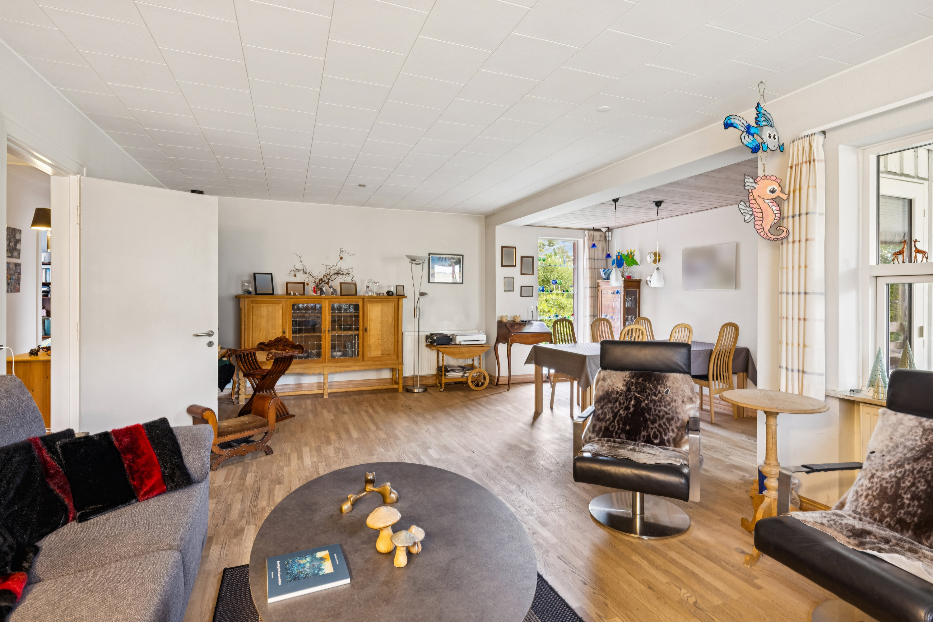 Fremhævet stue billede i fuldskærmstilstand. Billede af Nygade 7, 8550 Ryomgård