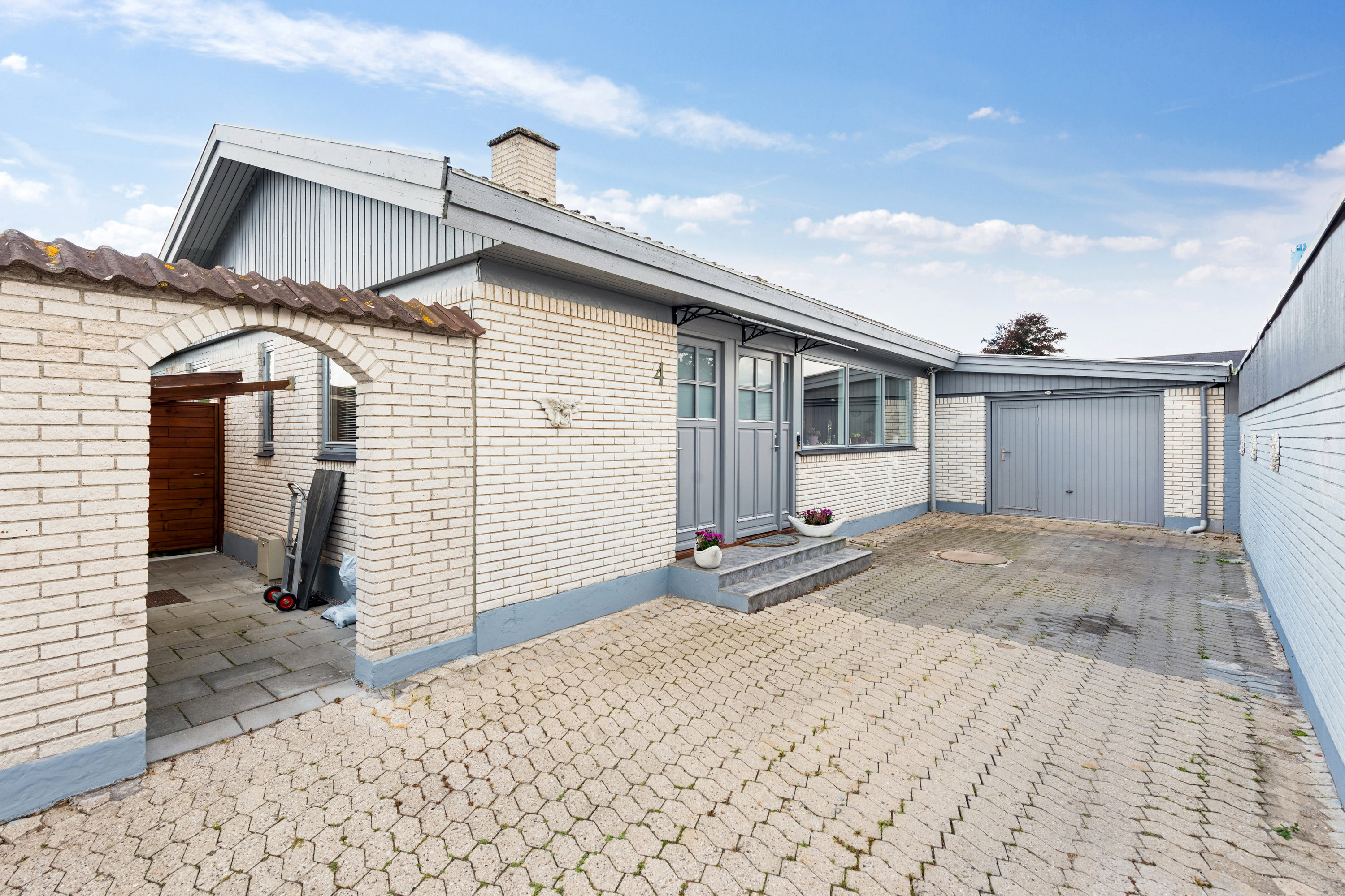 Fremhævet ejendommen billede i fuldskærmstilstand. Billede af Solsikkemarken 4, 2680 Solrød Strand