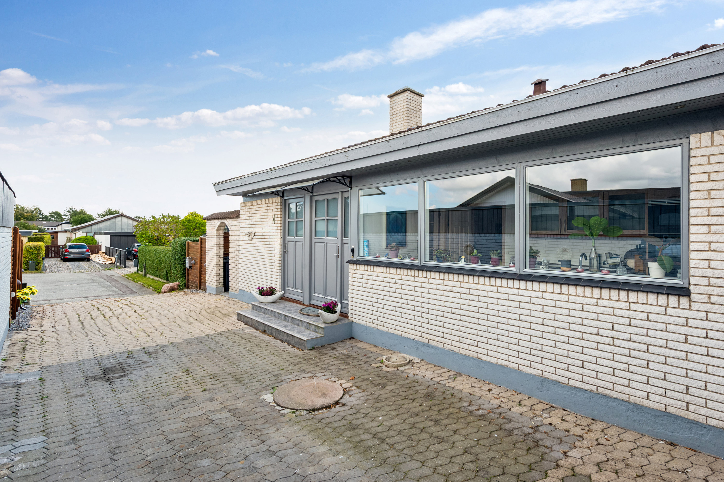 Fremhævet ejendommen billede i fuldskærmstilstand. Billede af Solsikkemarken 4, 2680 Solrød Strand