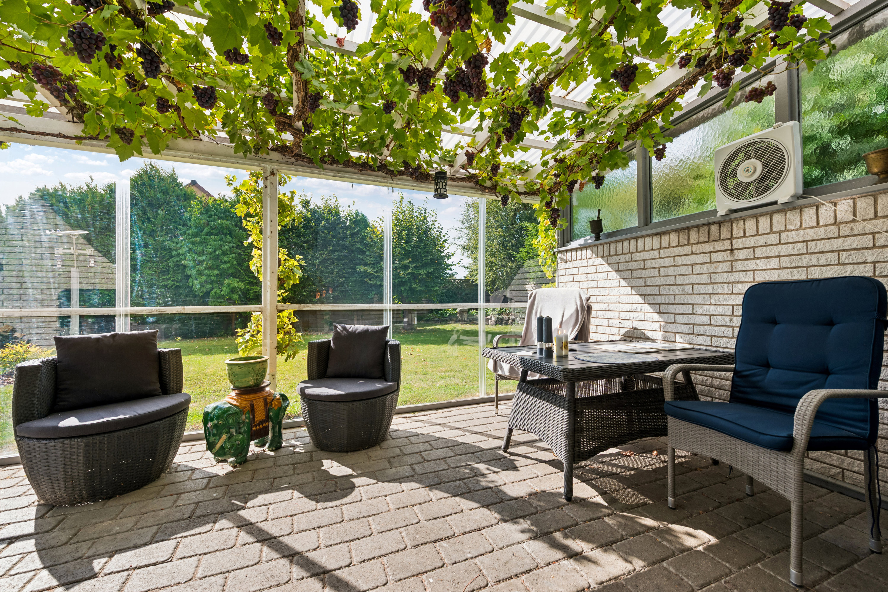 Fremhævet terrasse billede i fuldskærmstilstand. Billede af Solsikkemarken 4, 2680 Solrød Strand